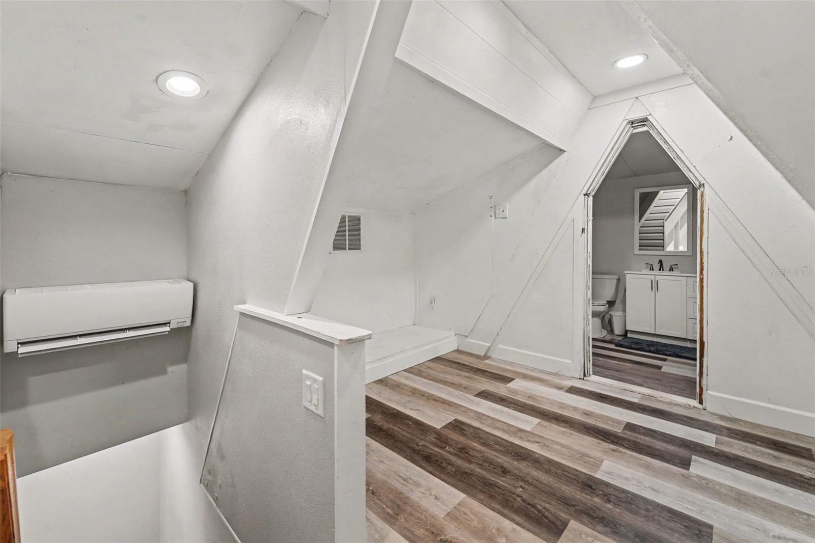 1817 BEACHWAY LN — photo 27