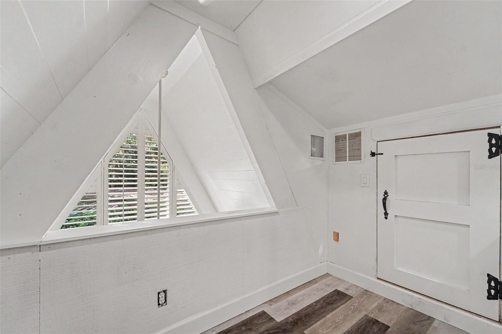 1817 BEACHWAY LN — photo 31