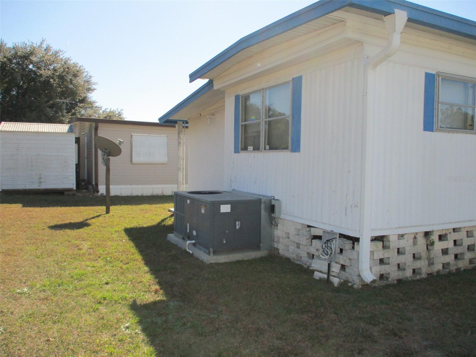 3718 CASTLE DR — photo 5