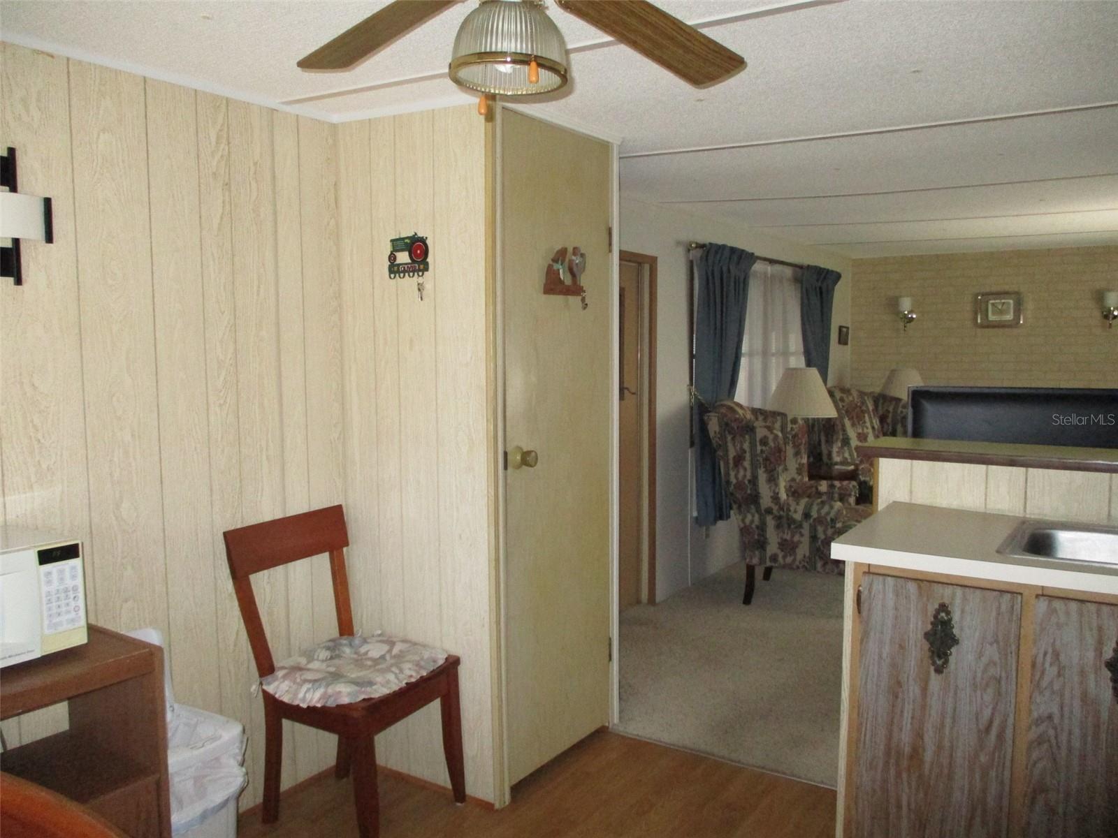 3718 CASTLE DR — photo 10