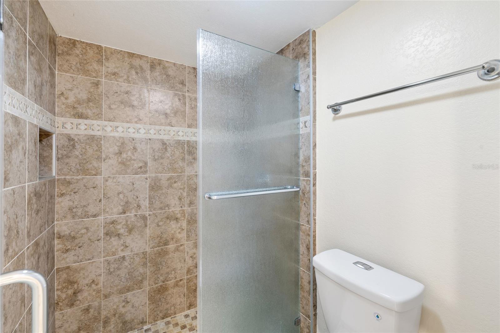 14225 CYPRESS CIR #14225 — photo 33