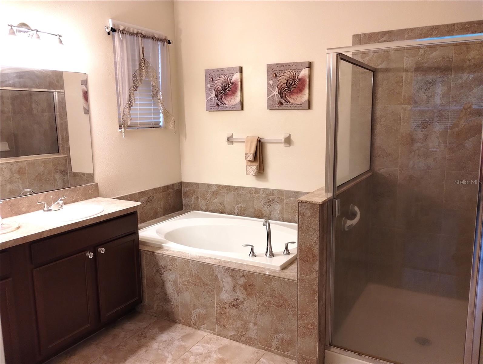 12722 DRAKEFIELD DR — photo 17