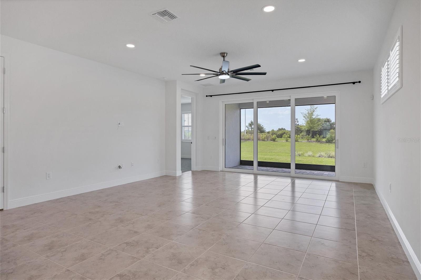 8177 STERNWAY RD — photo 8