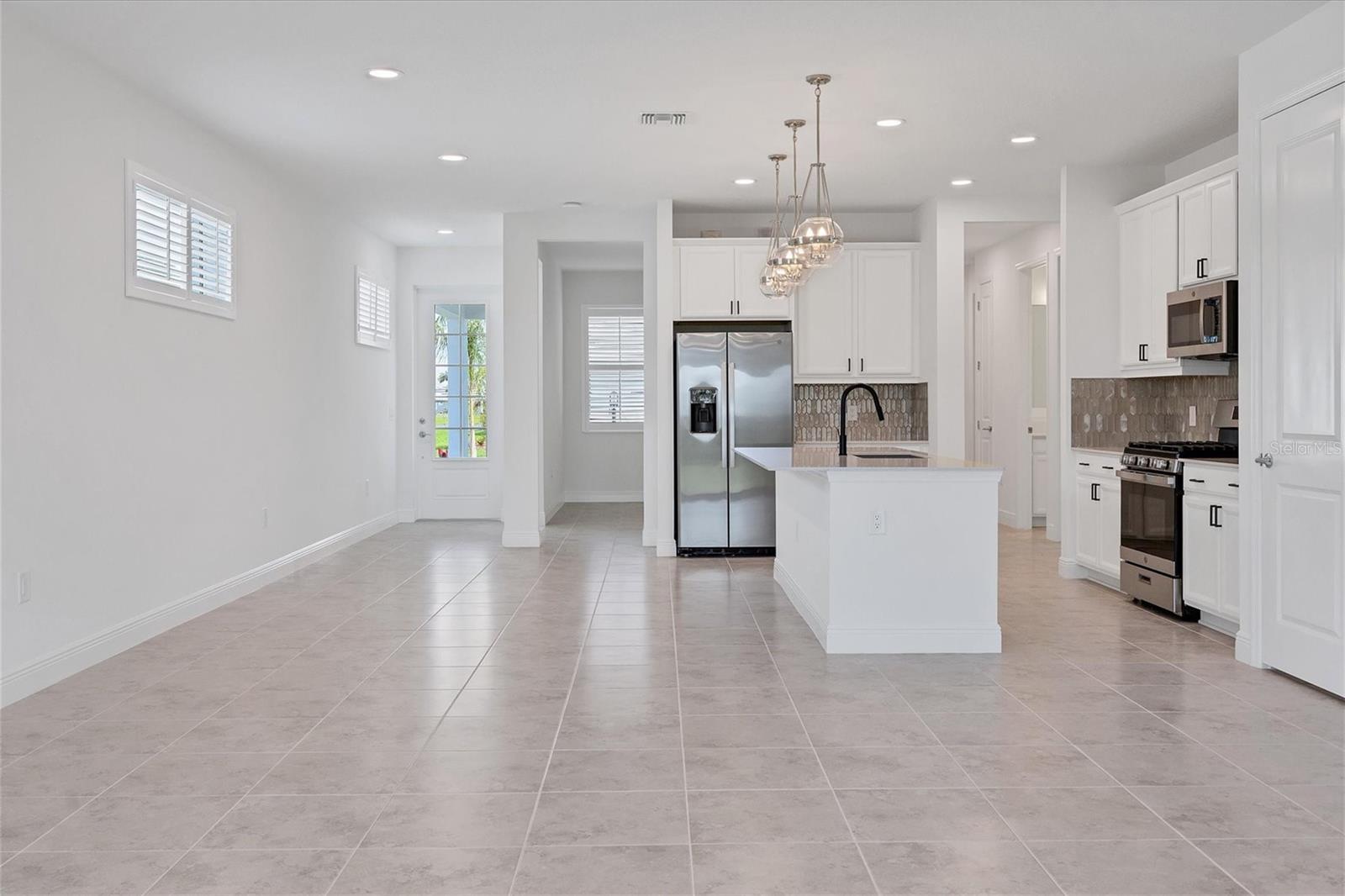 8177 STERNWAY RD — photo 5