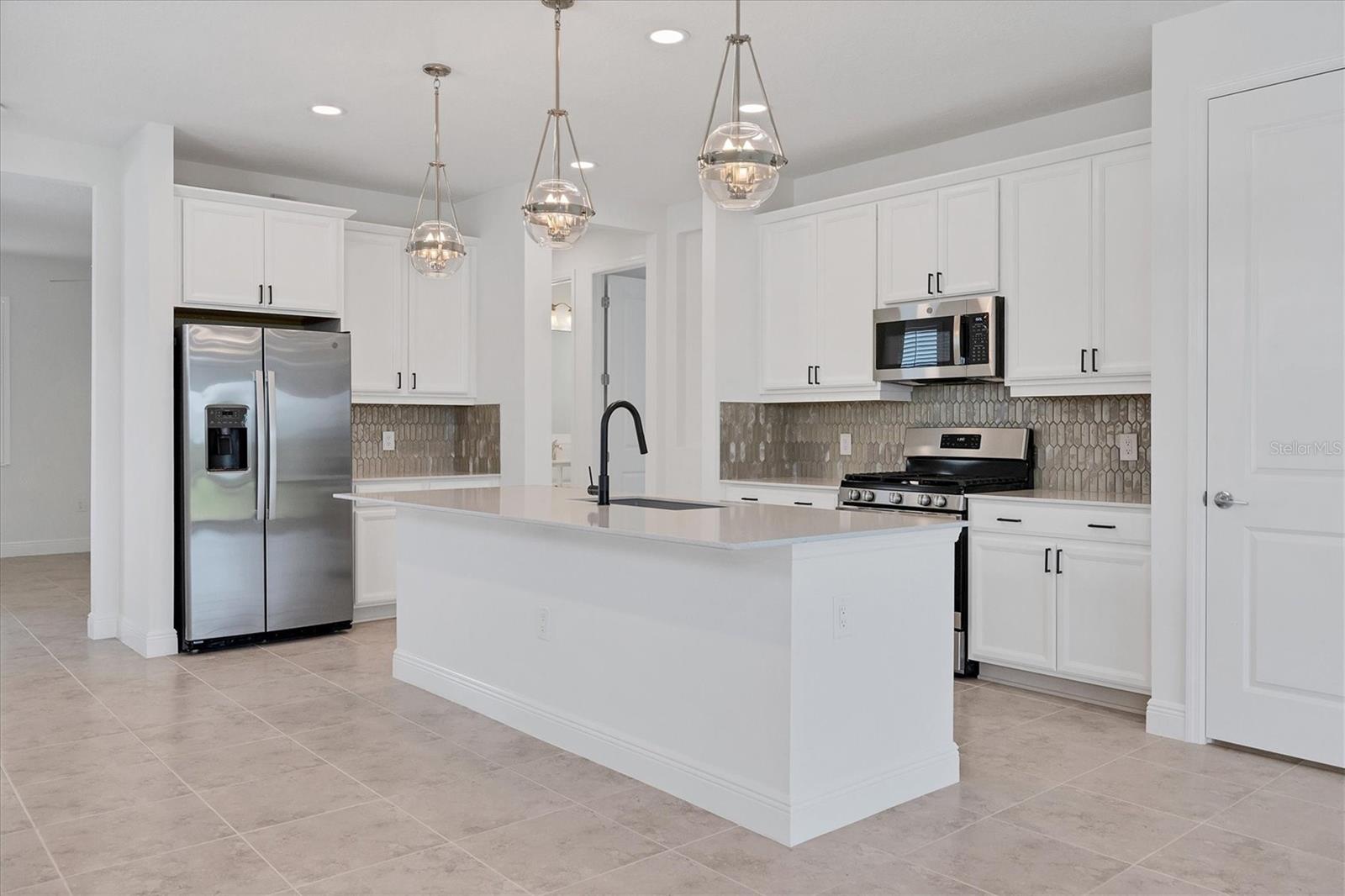 8177 STERNWAY RD — photo 11