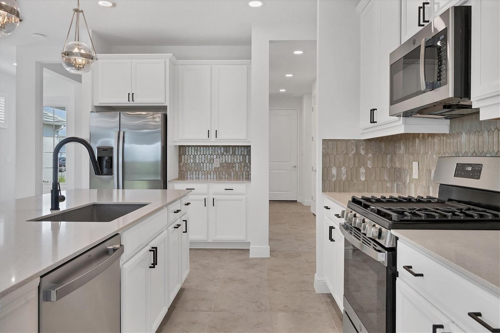 8177 STERNWAY RD — photo 12