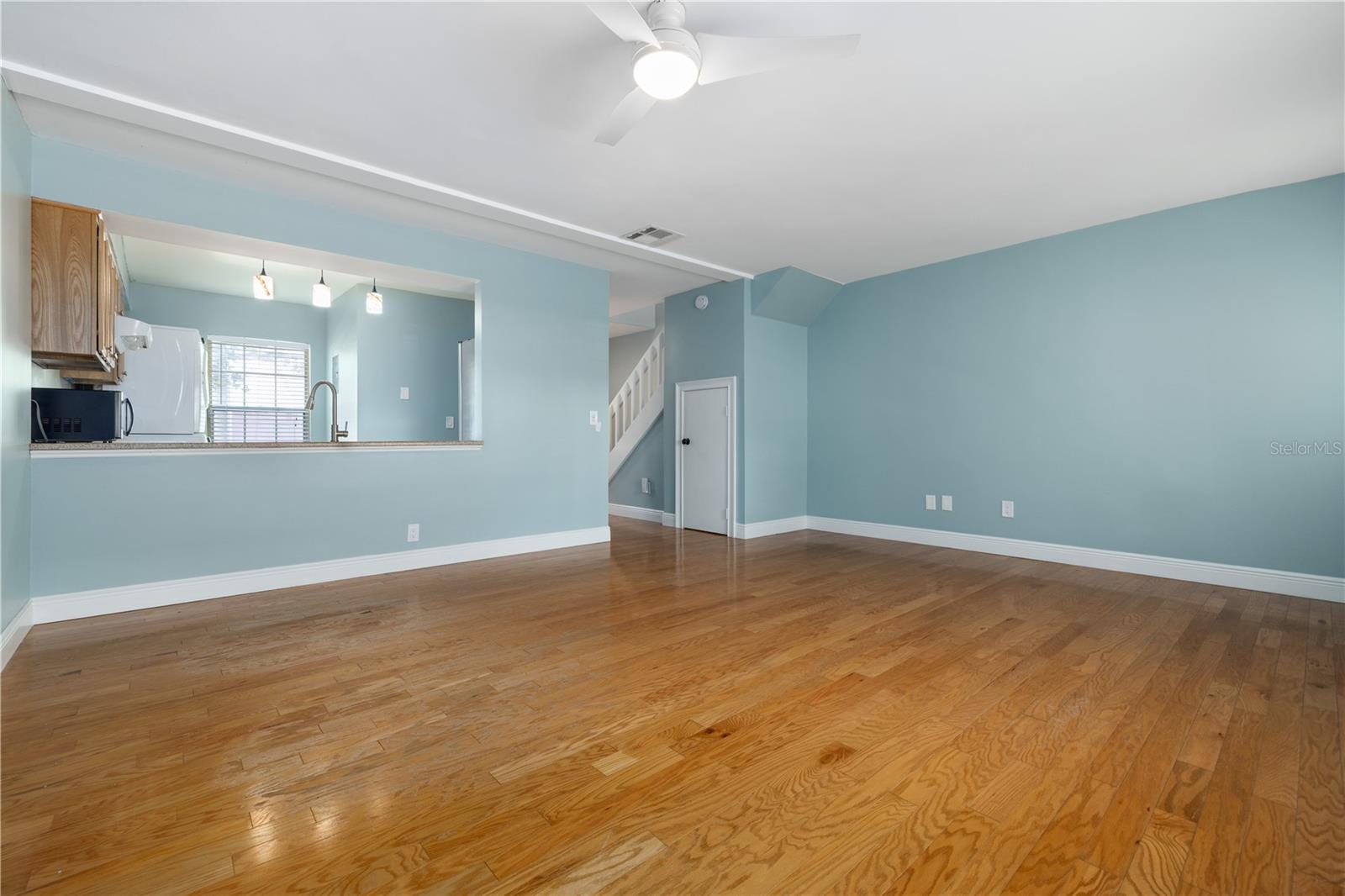 310 S CHURCH AVE — photo 5
