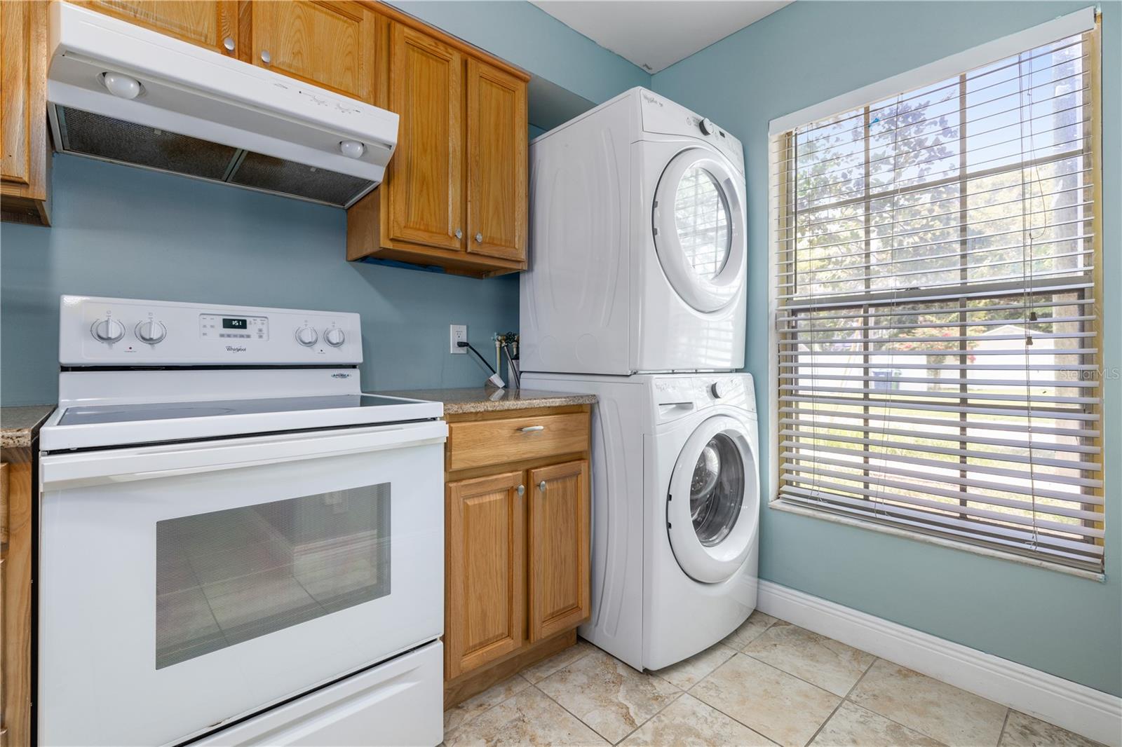 310 S CHURCH AVE — photo 8