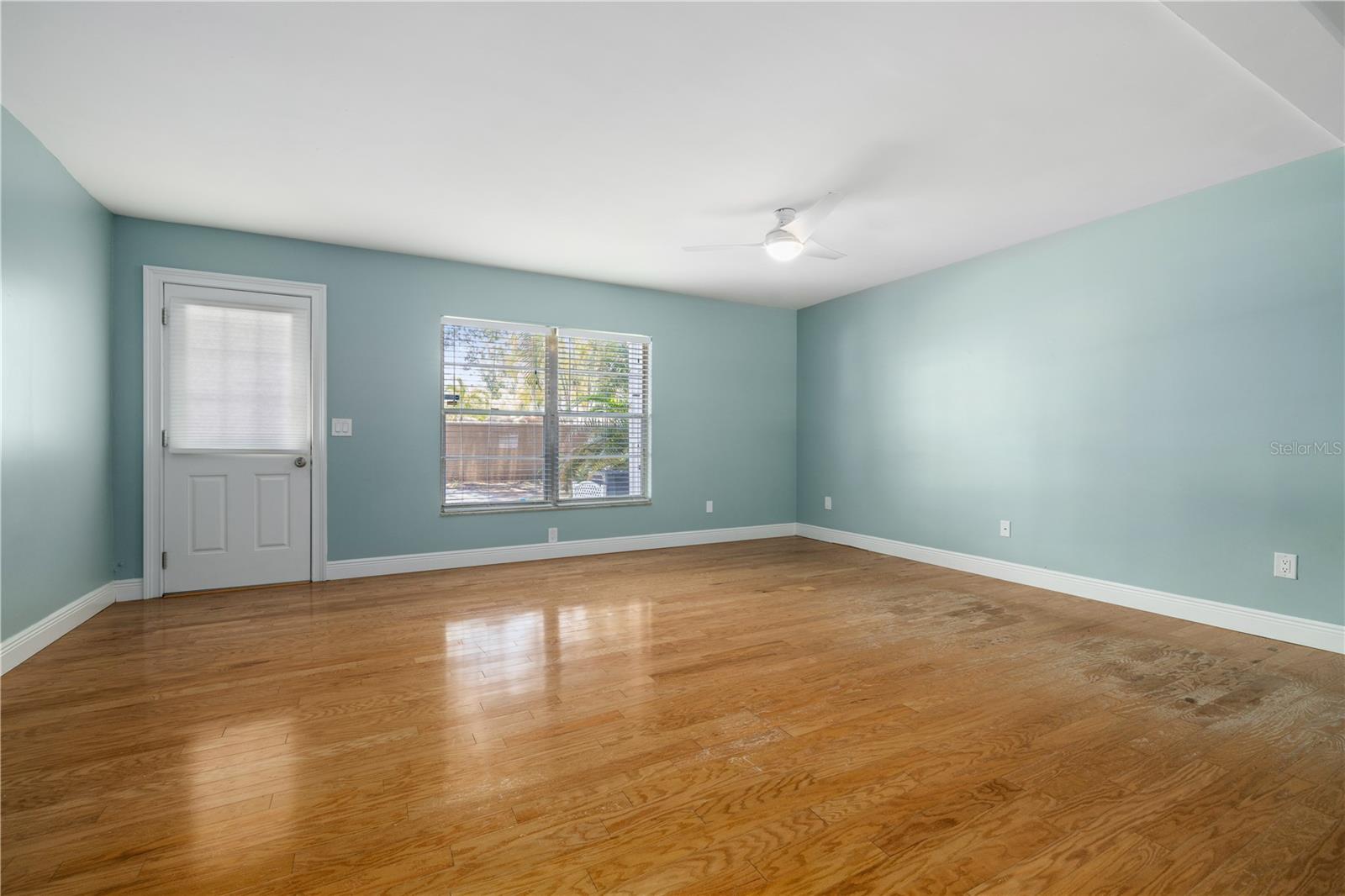 310 S CHURCH AVE — photo 3