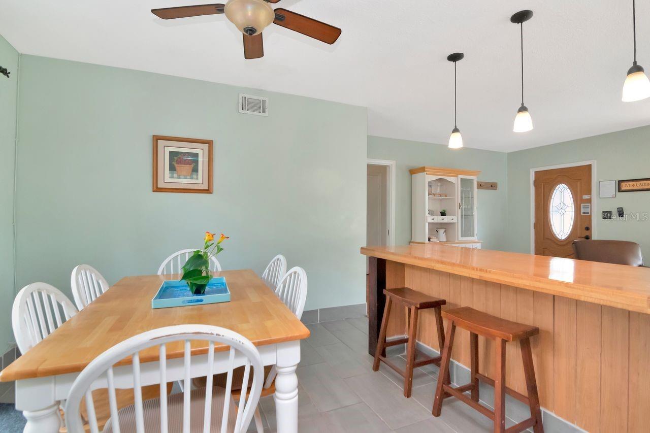 305 BAKER AVE — photo 14