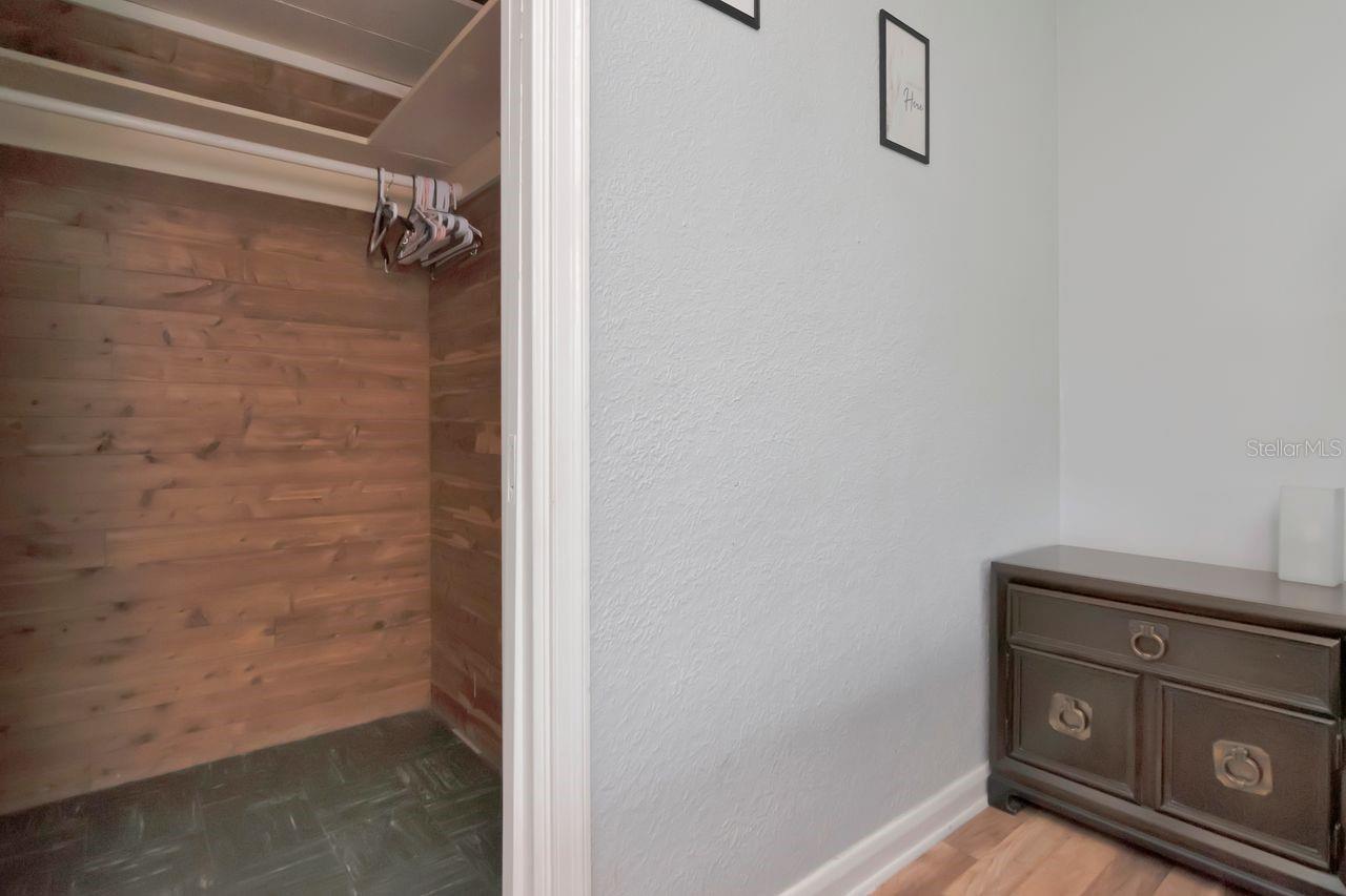 305 BAKER AVE — photo 27