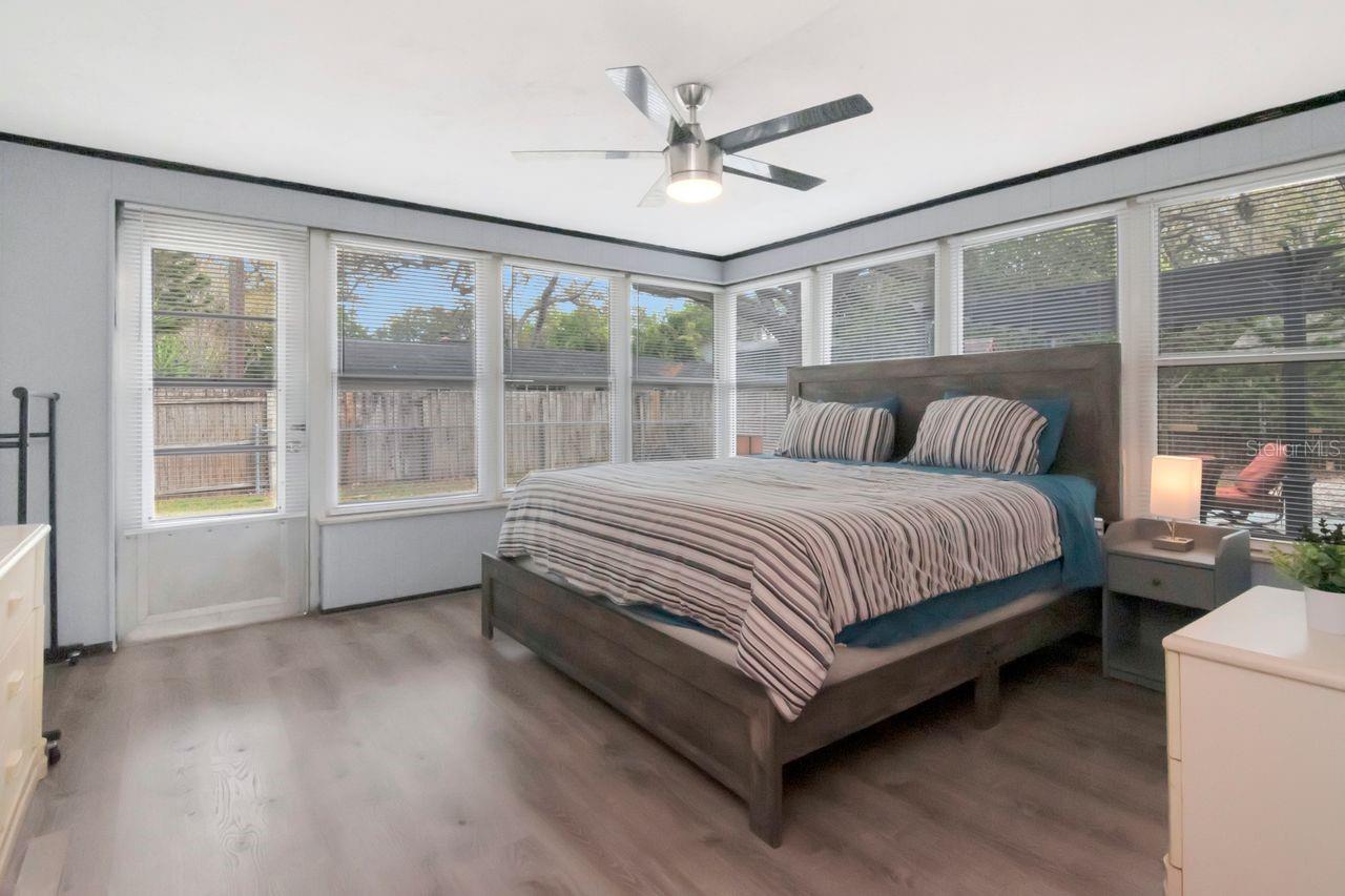 305 BAKER AVE — photo 31
