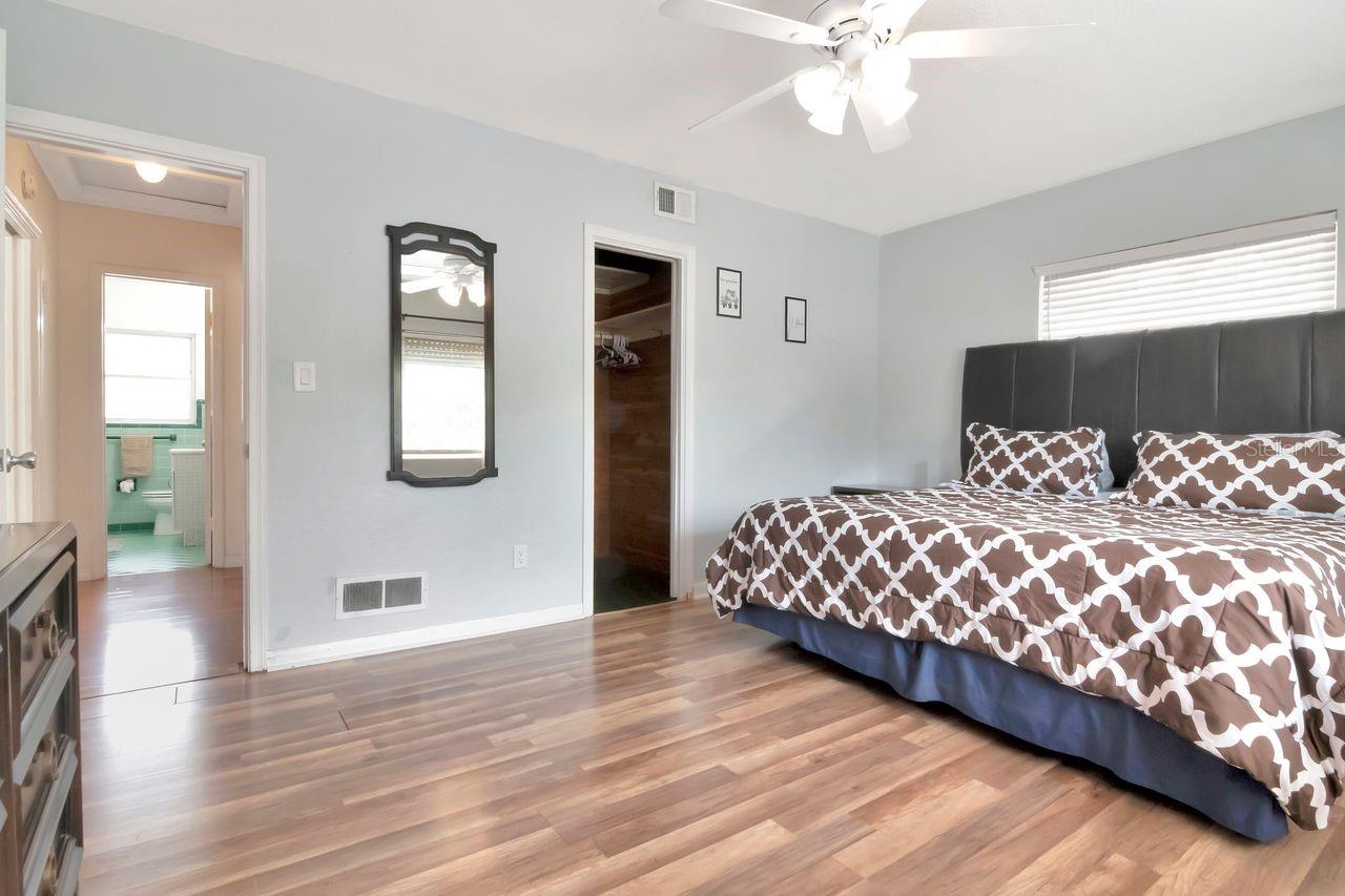 305 BAKER AVE — photo 23