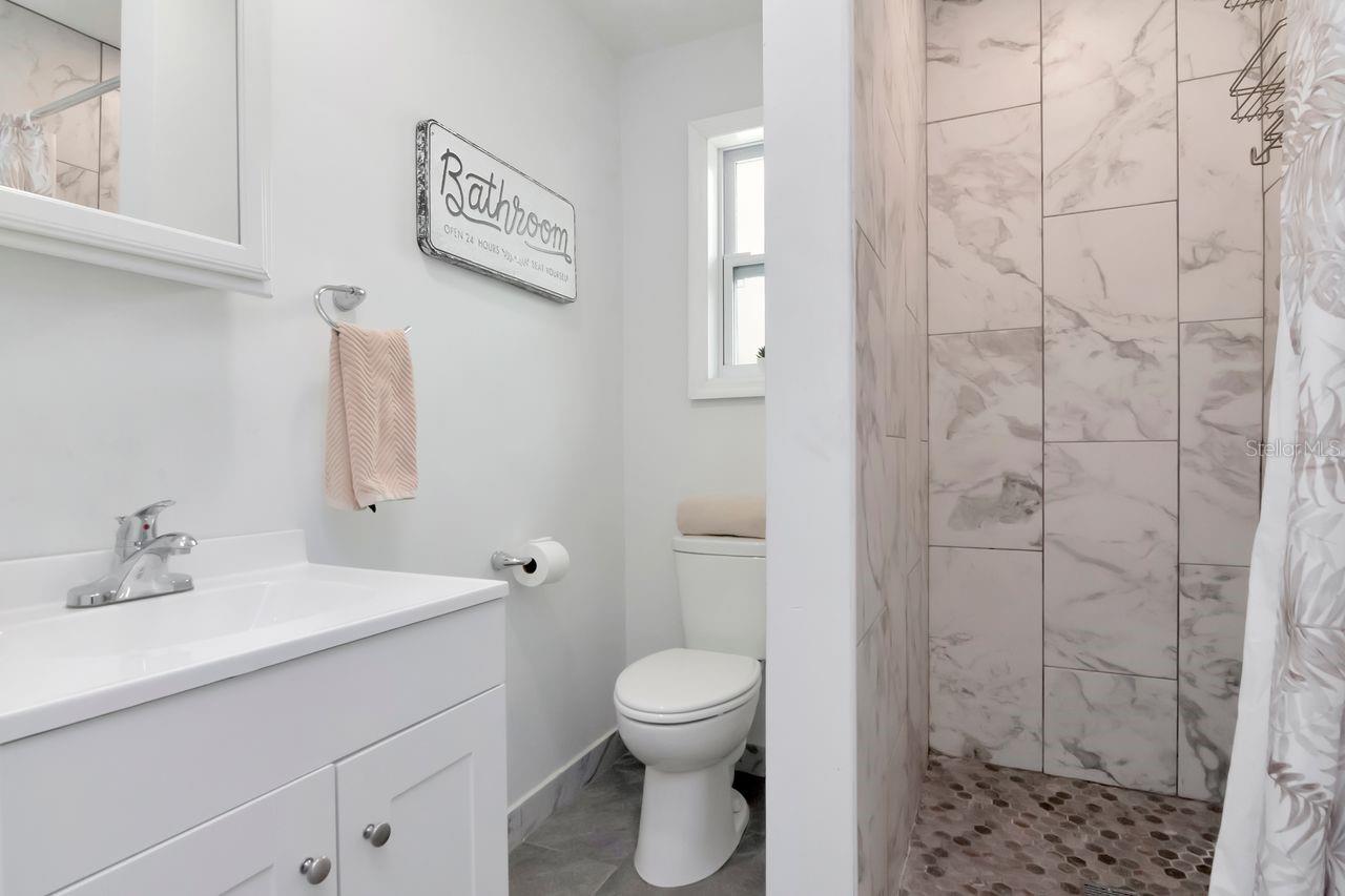 305 BAKER AVE — photo 35