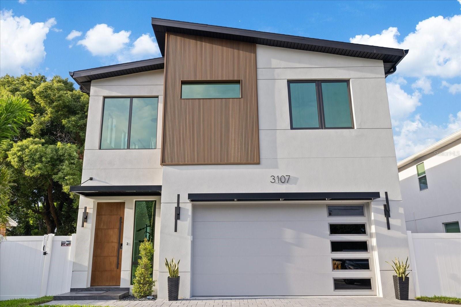 3107 W BEACH ST — photo 3