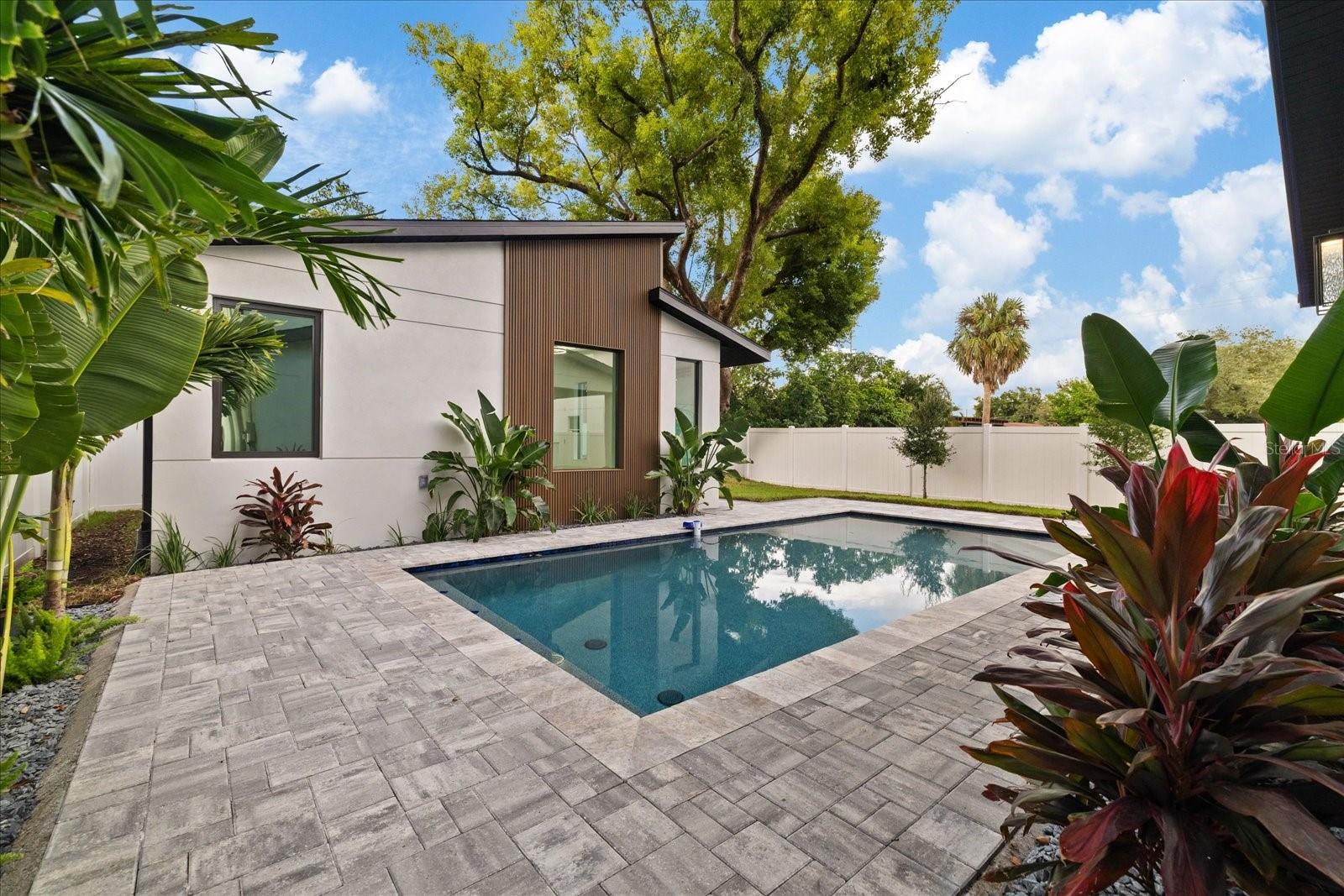 3107 W BEACH ST — photo 82