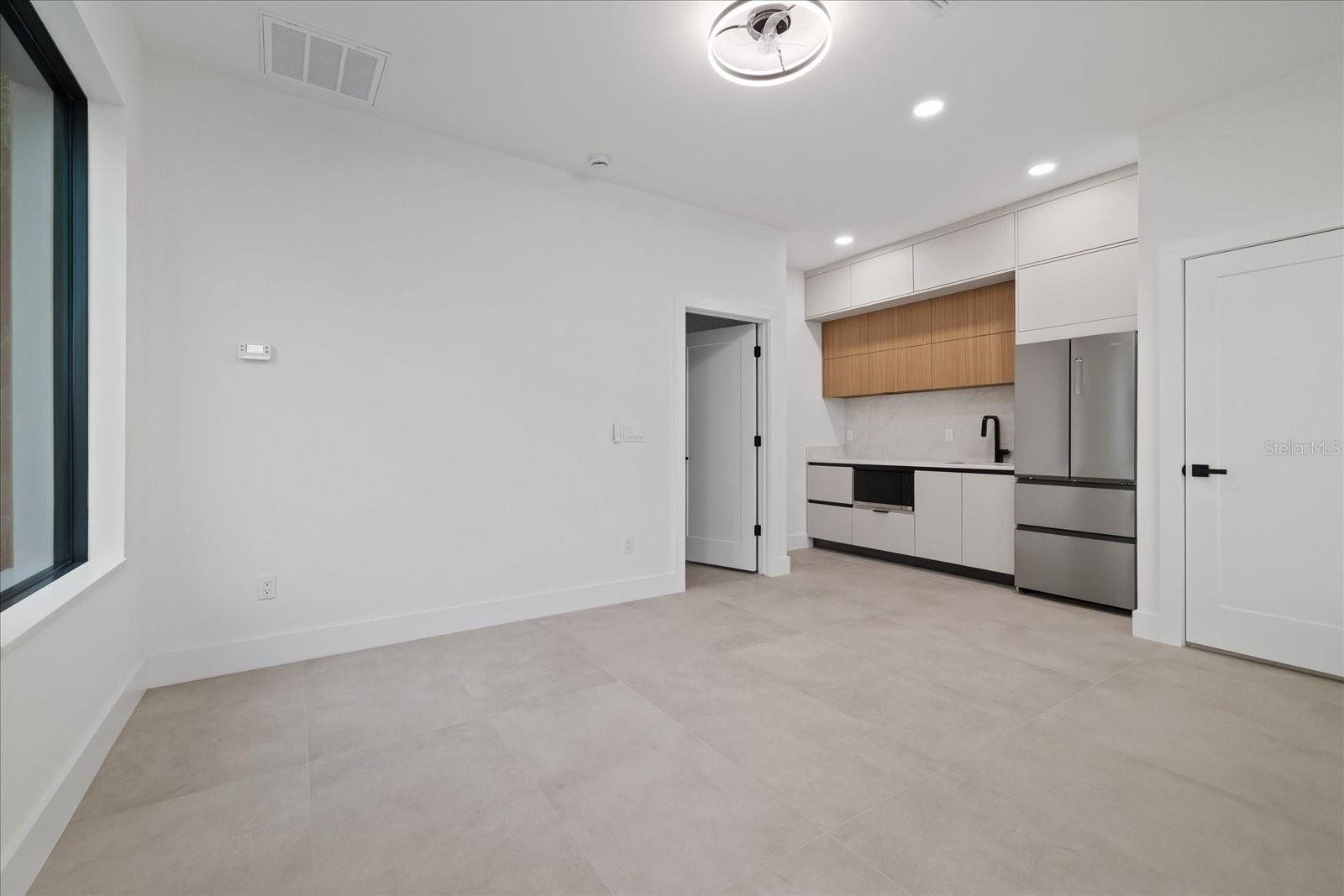 3107 W BEACH ST — photo 85