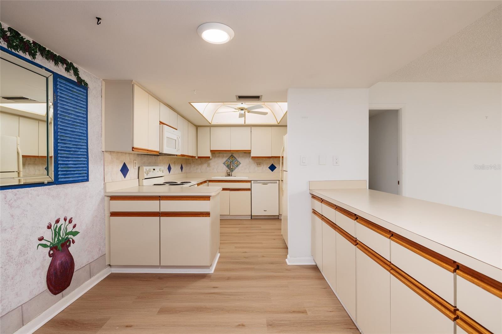 7650 BAYSHORE DR #805 — photo 10