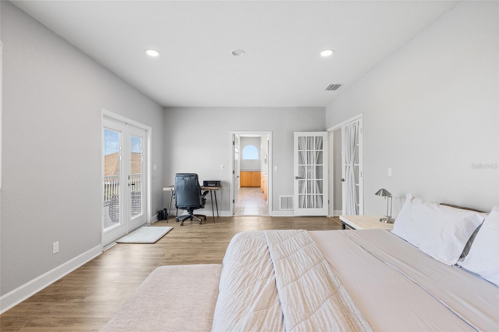 2106 PELICAN CT — photo 31