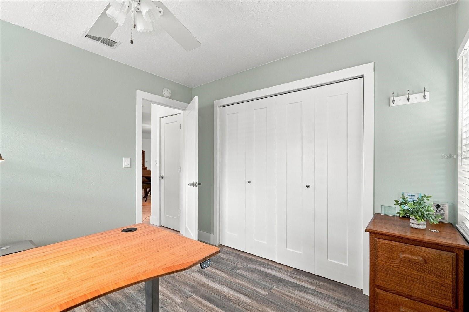 2334 TROPICAL SHORES DR SE — photo 33