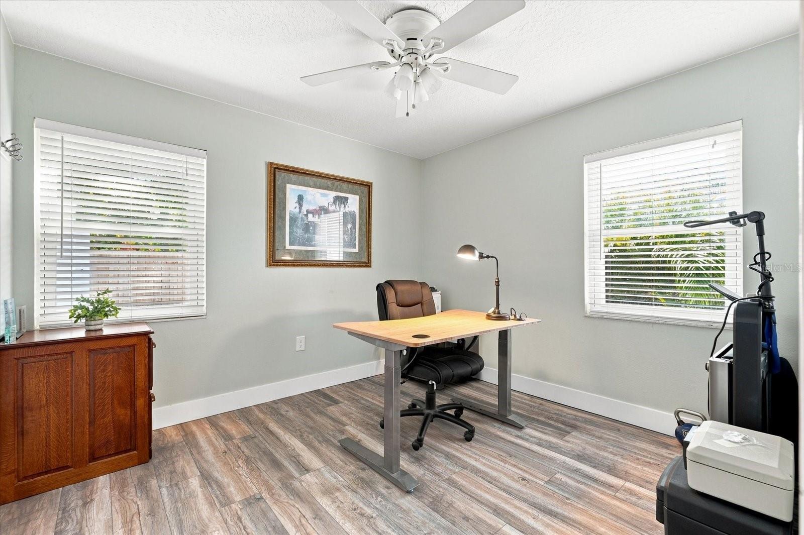2334 TROPICAL SHORES DR SE — photo 32