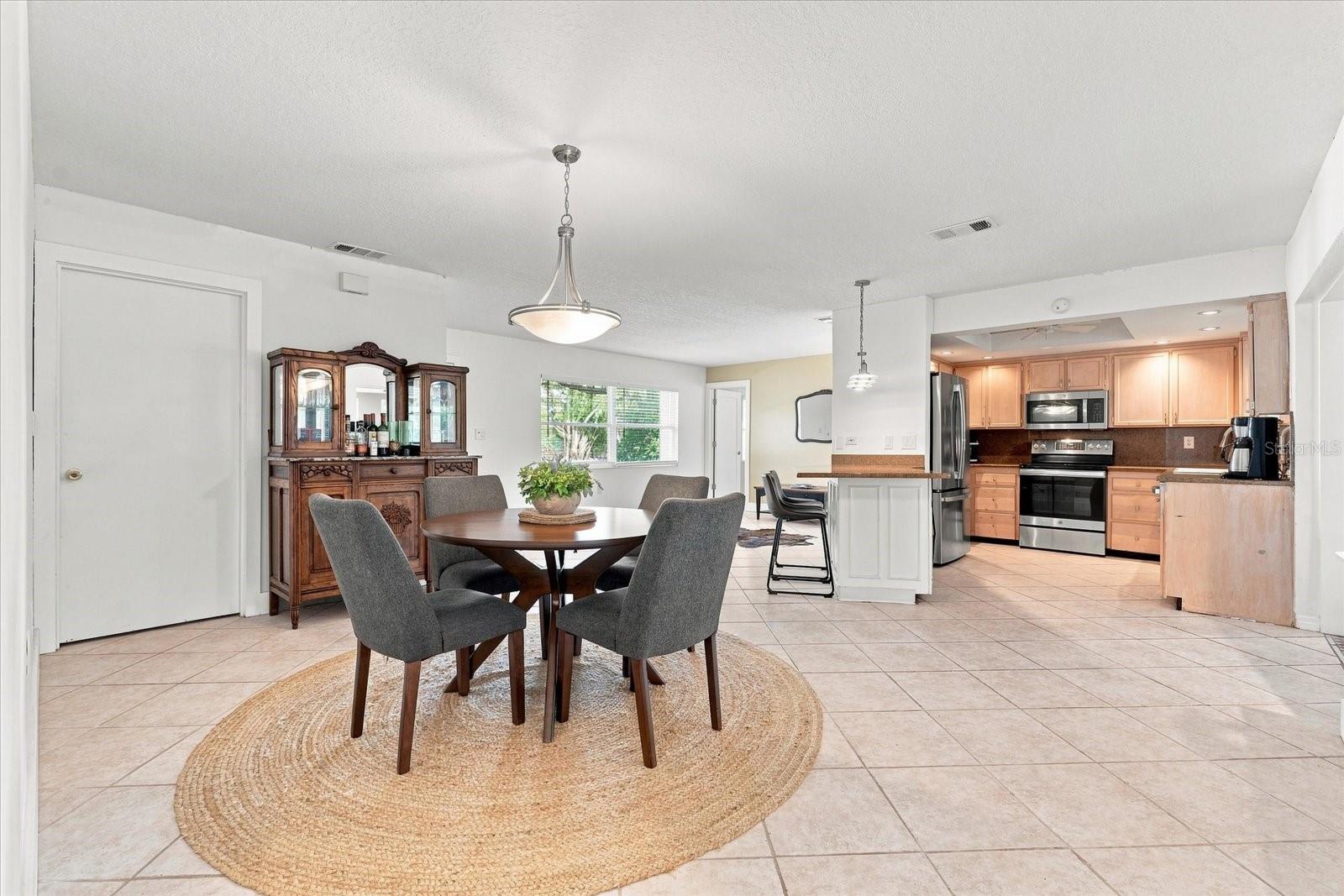 2334 TROPICAL SHORES DR SE — photo 12