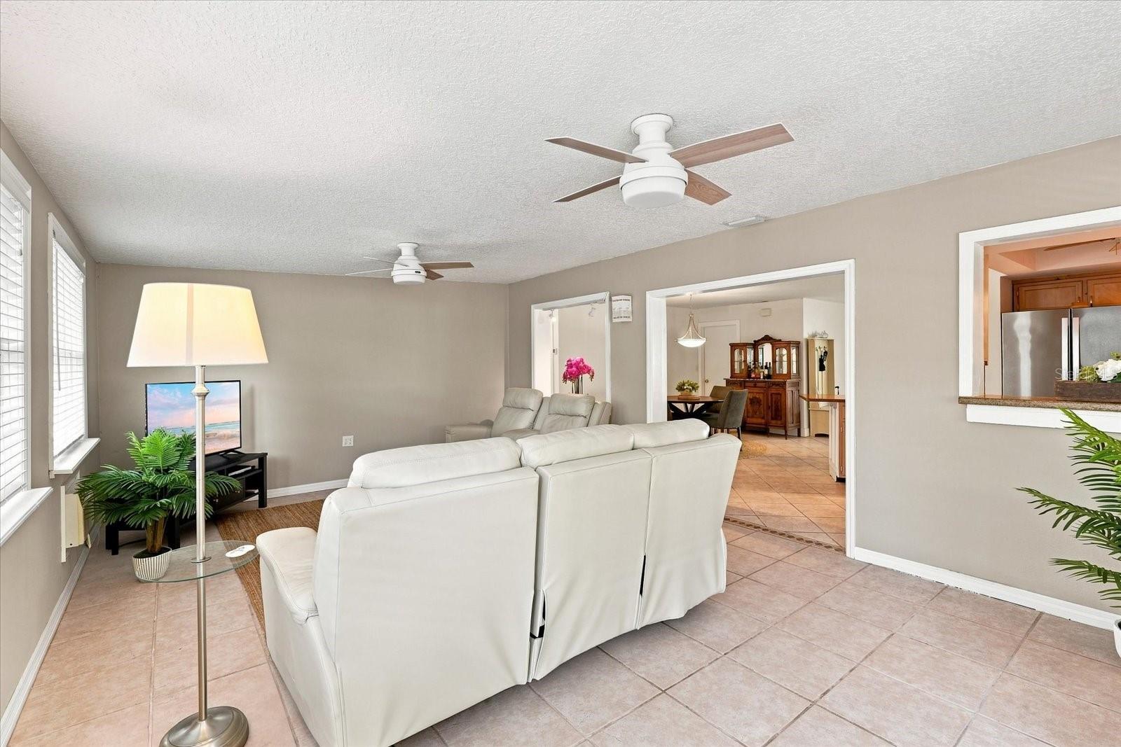 2334 TROPICAL SHORES DR SE — photo 21
