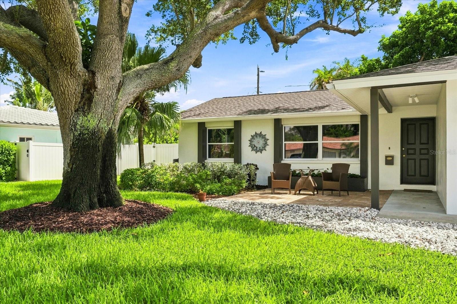 2334 TROPICAL SHORES DR SE — photo 7