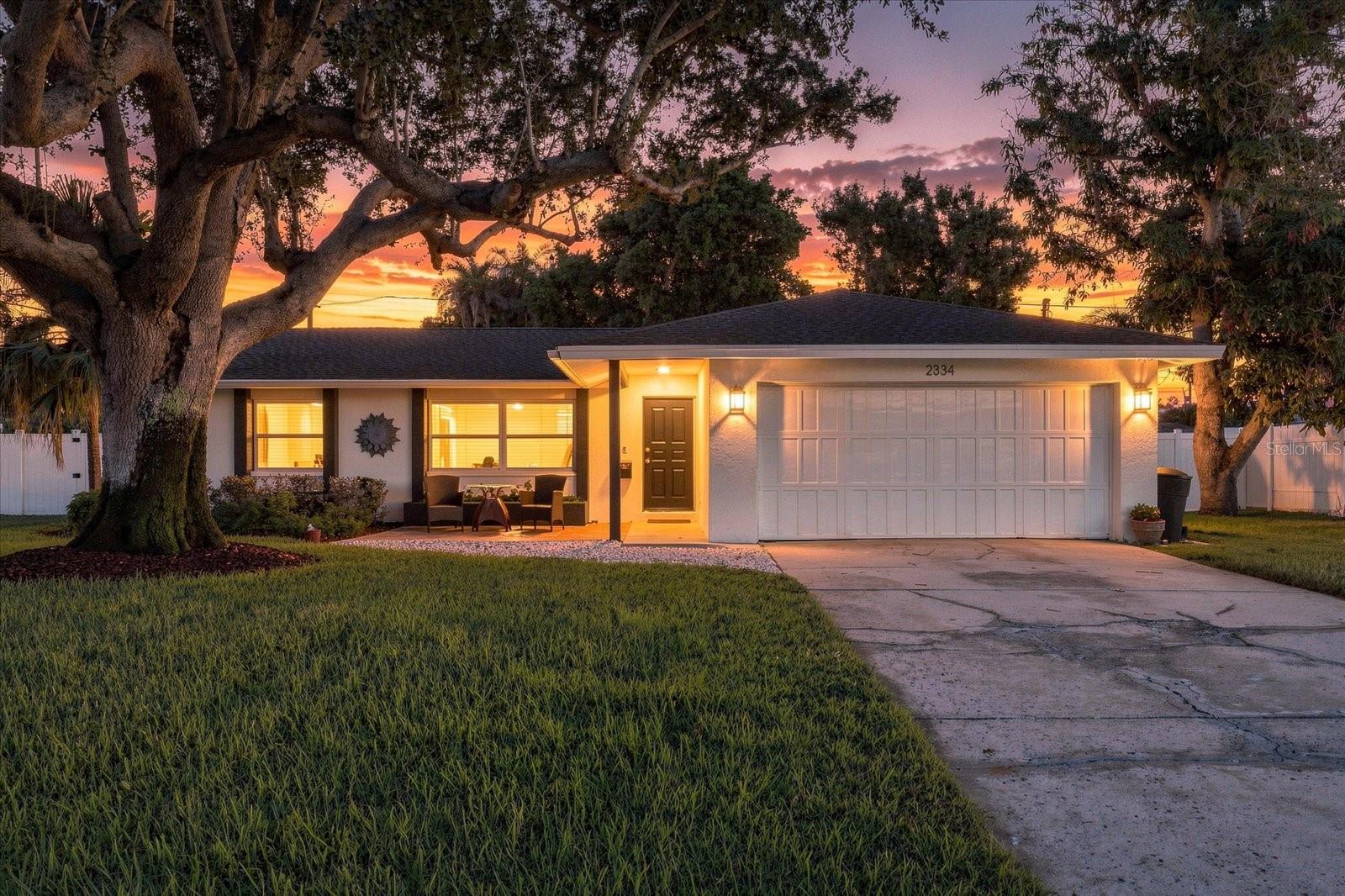 2334 TROPICAL SHORES DR SE — photo 2