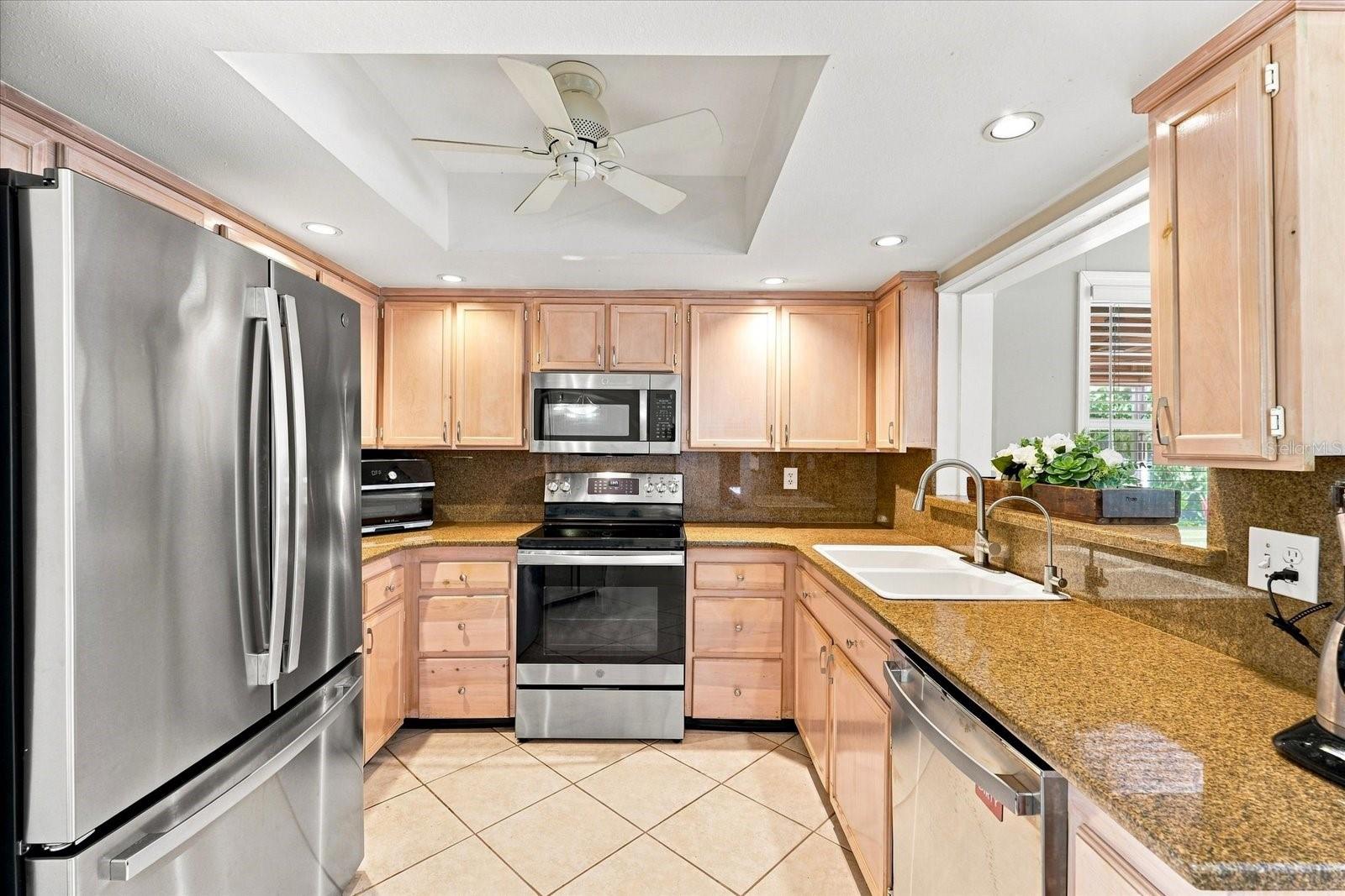 2334 TROPICAL SHORES DR SE — photo 14