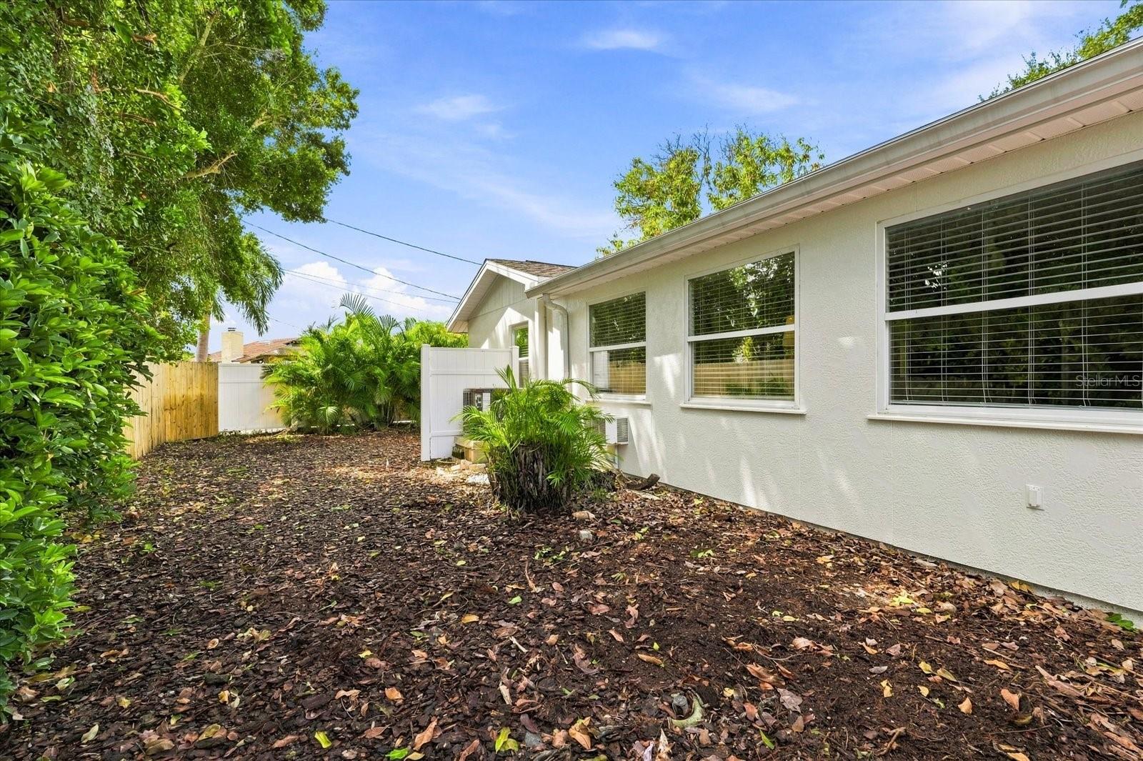 2334 TROPICAL SHORES DR SE — photo 39