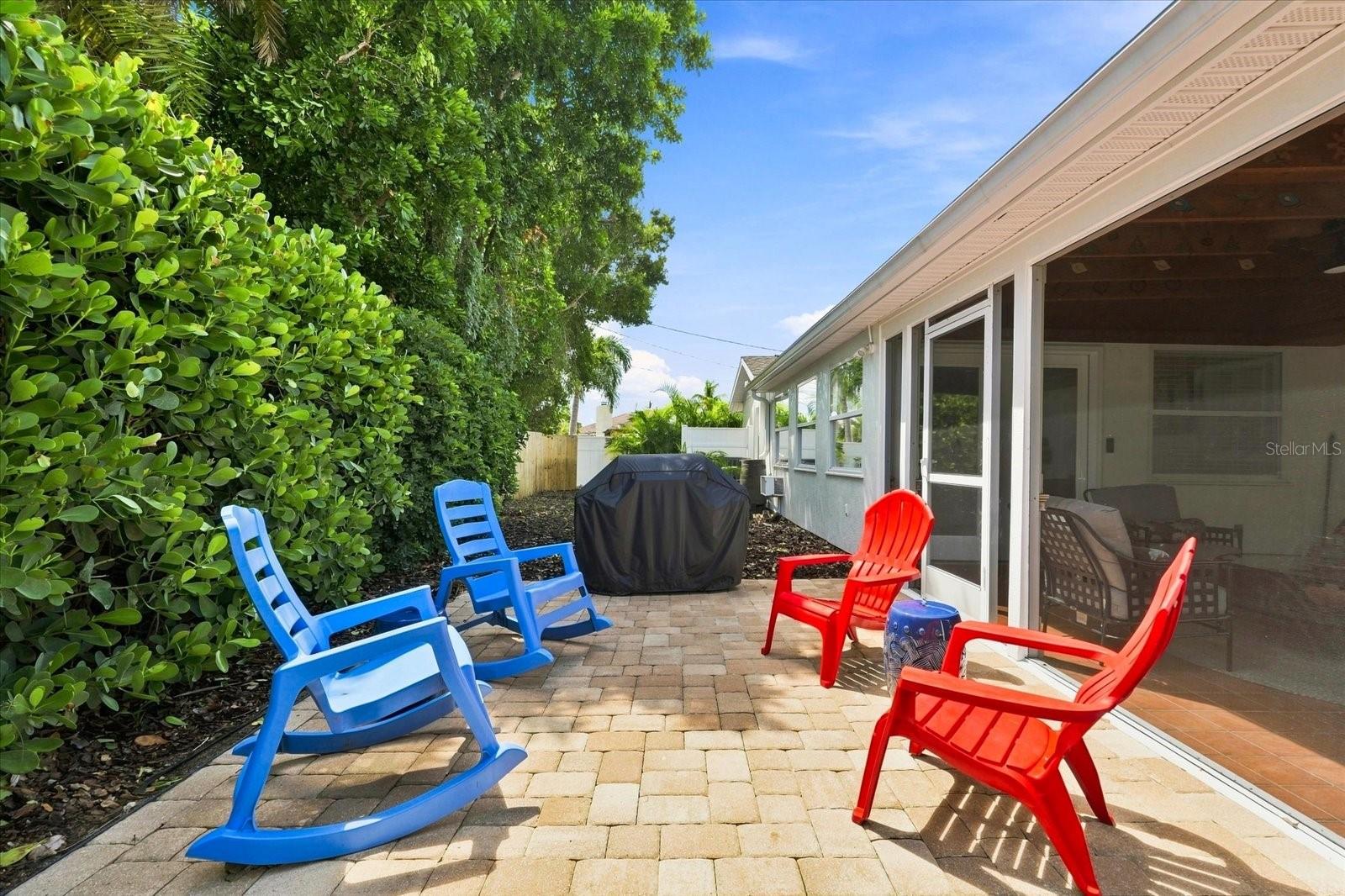 2334 TROPICAL SHORES DR SE — photo 38