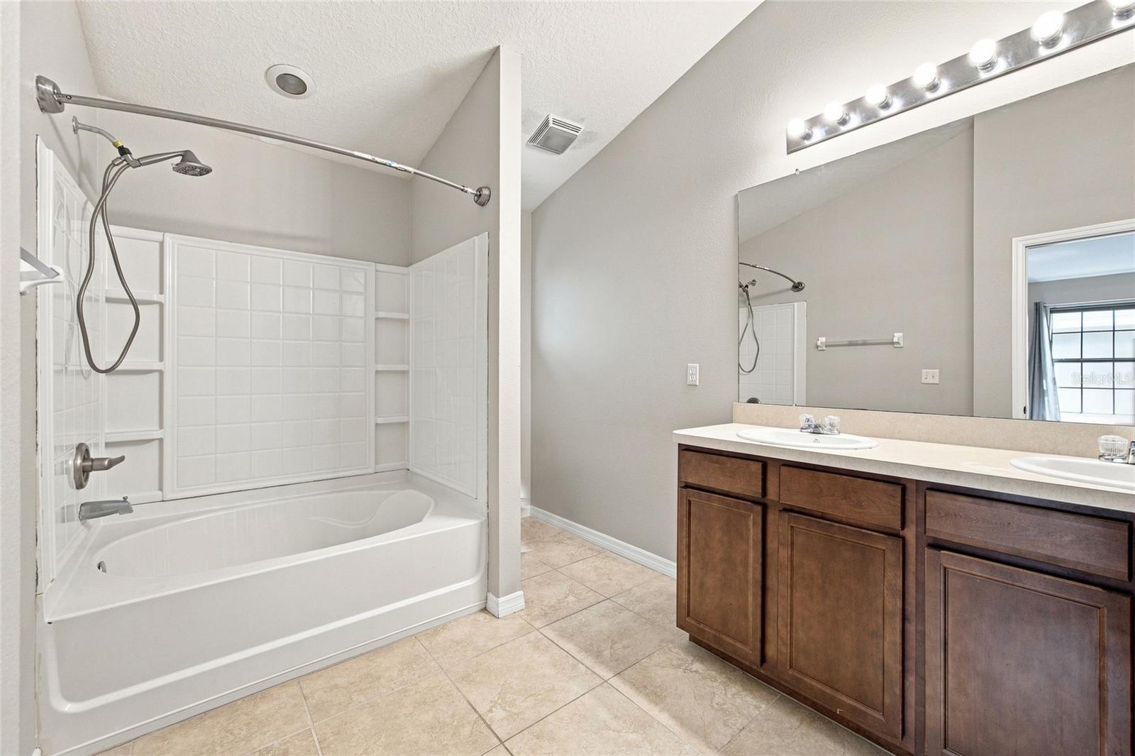 5519 KINGLETHILL DR — photo 14