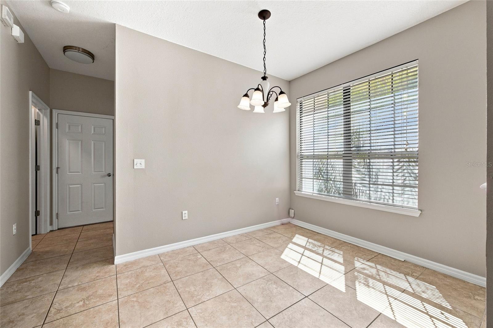 5519 KINGLETHILL DR — photo 9