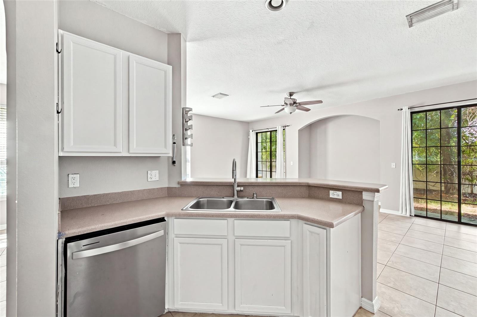 5519 KINGLETHILL DR — photo 4