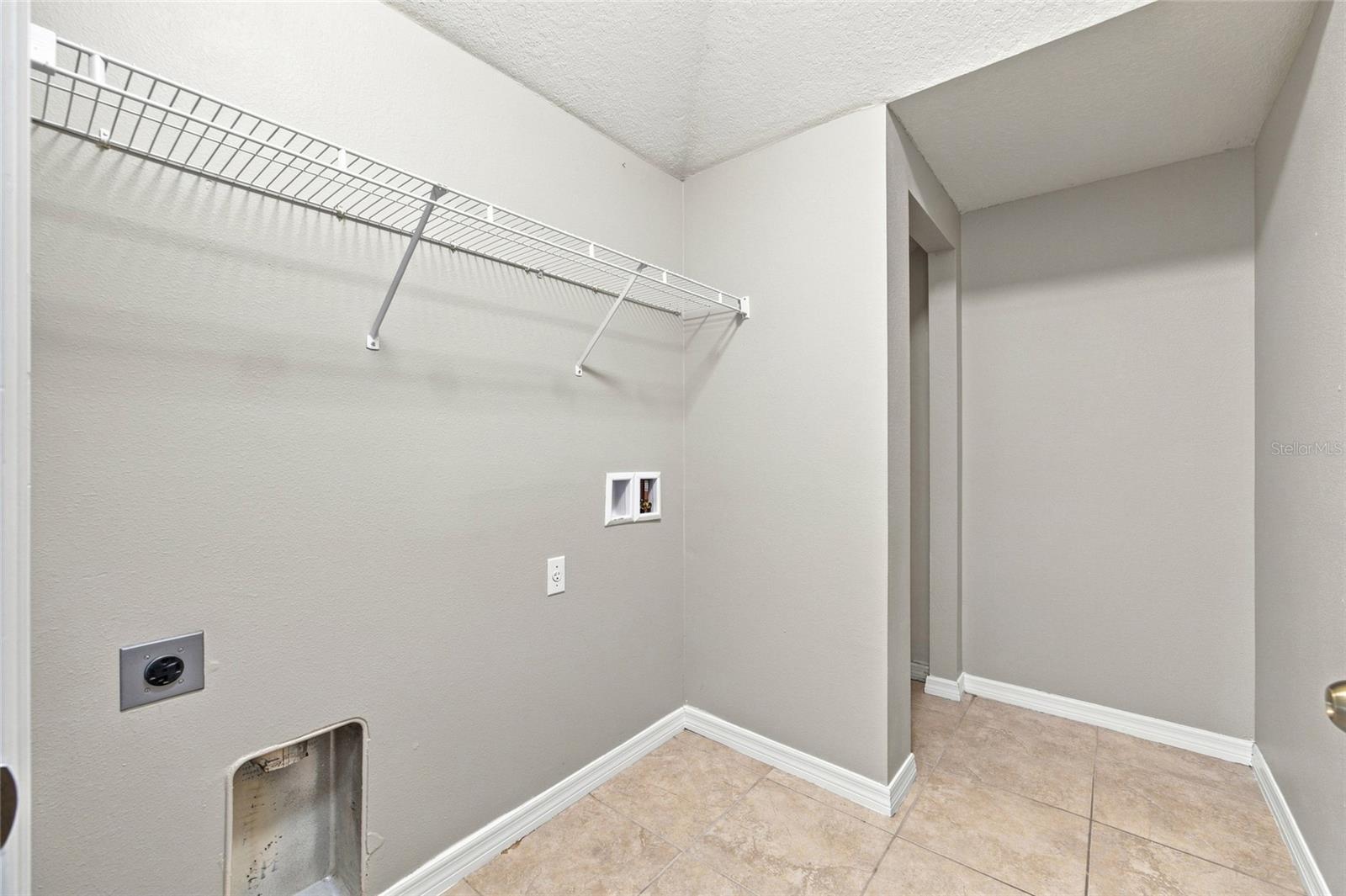 5519 KINGLETHILL DR — photo 23