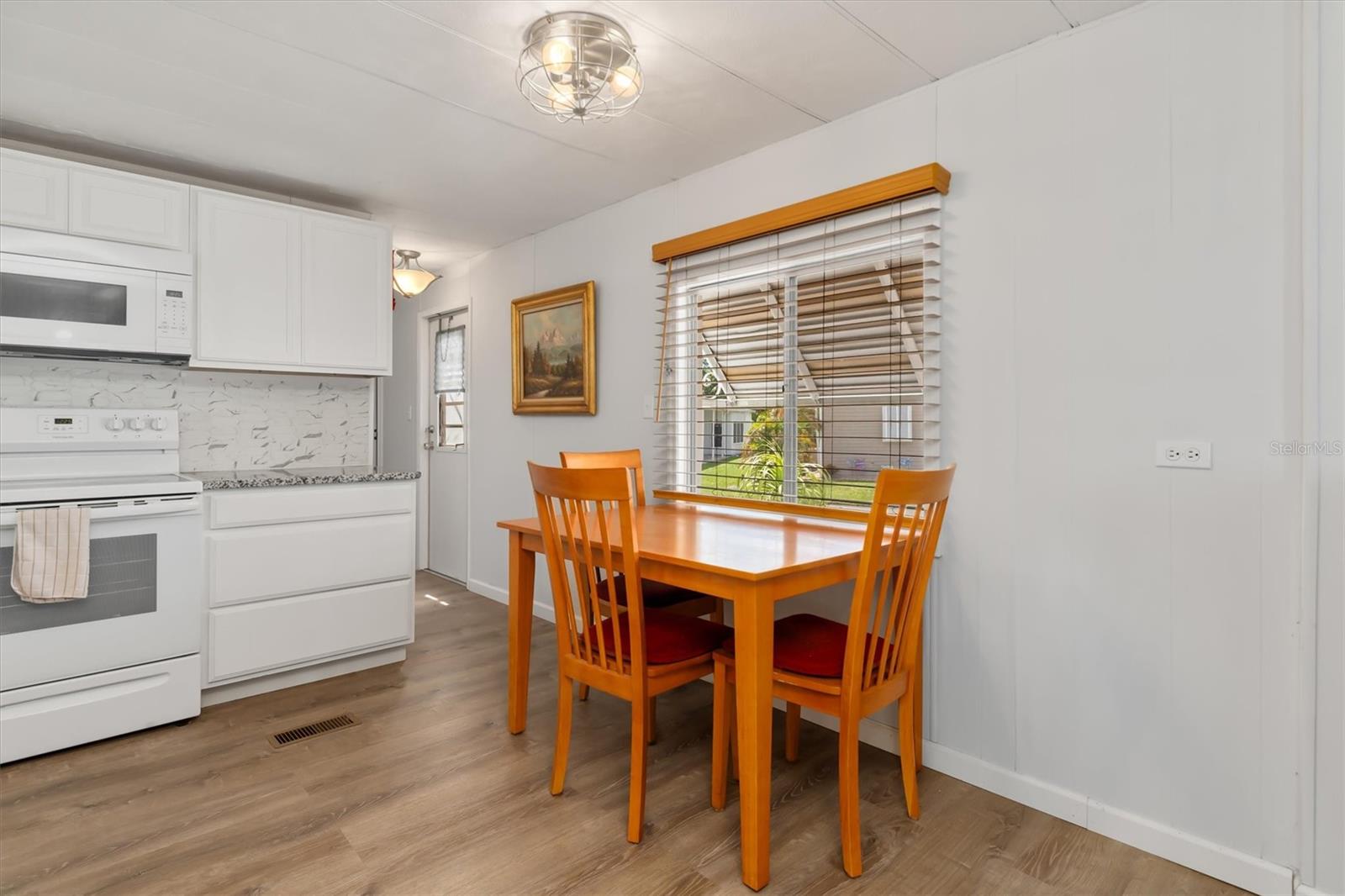 6704 HOEMI CT — photo 11