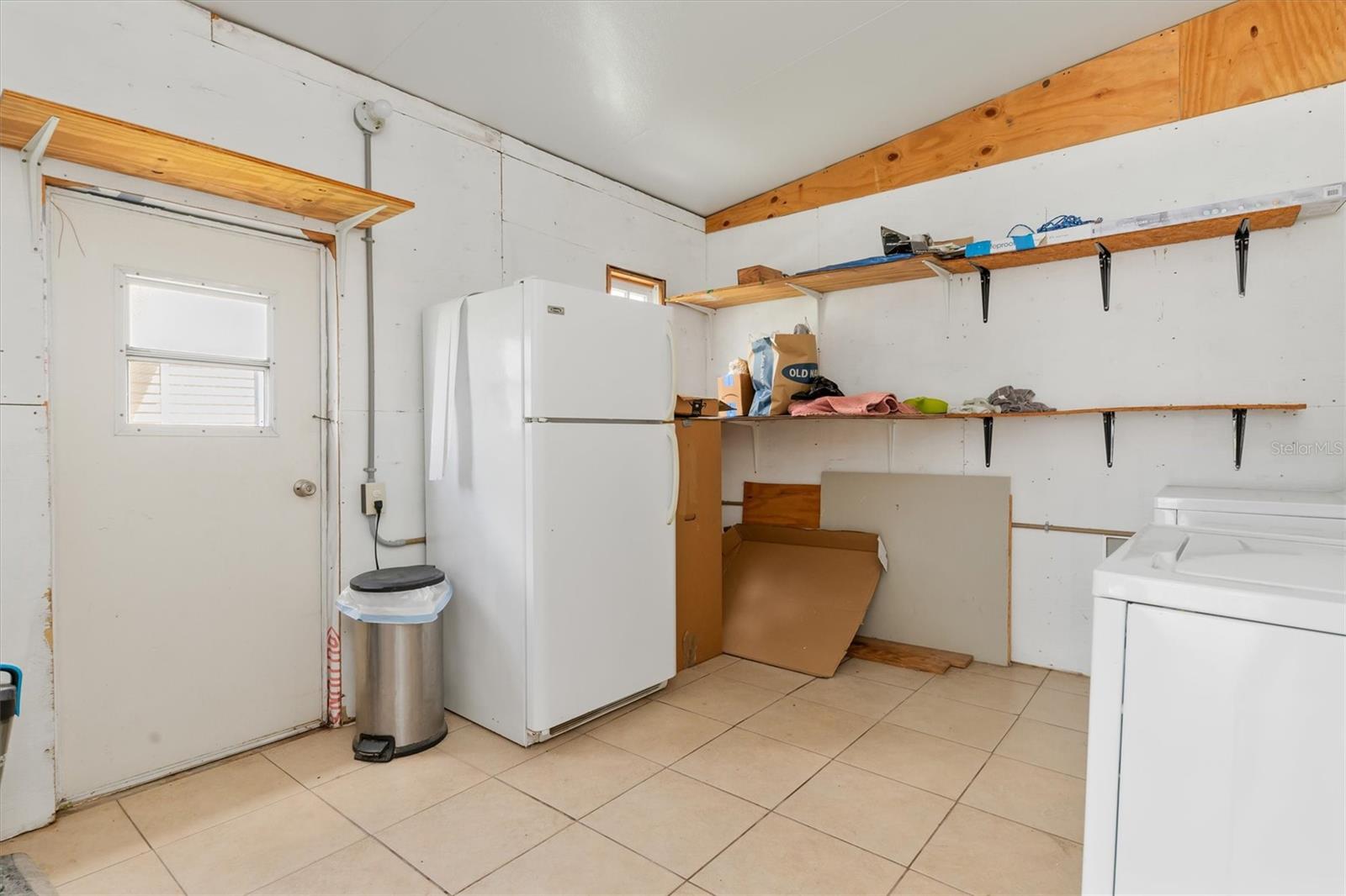 6704 HOEMI CT — photo 31