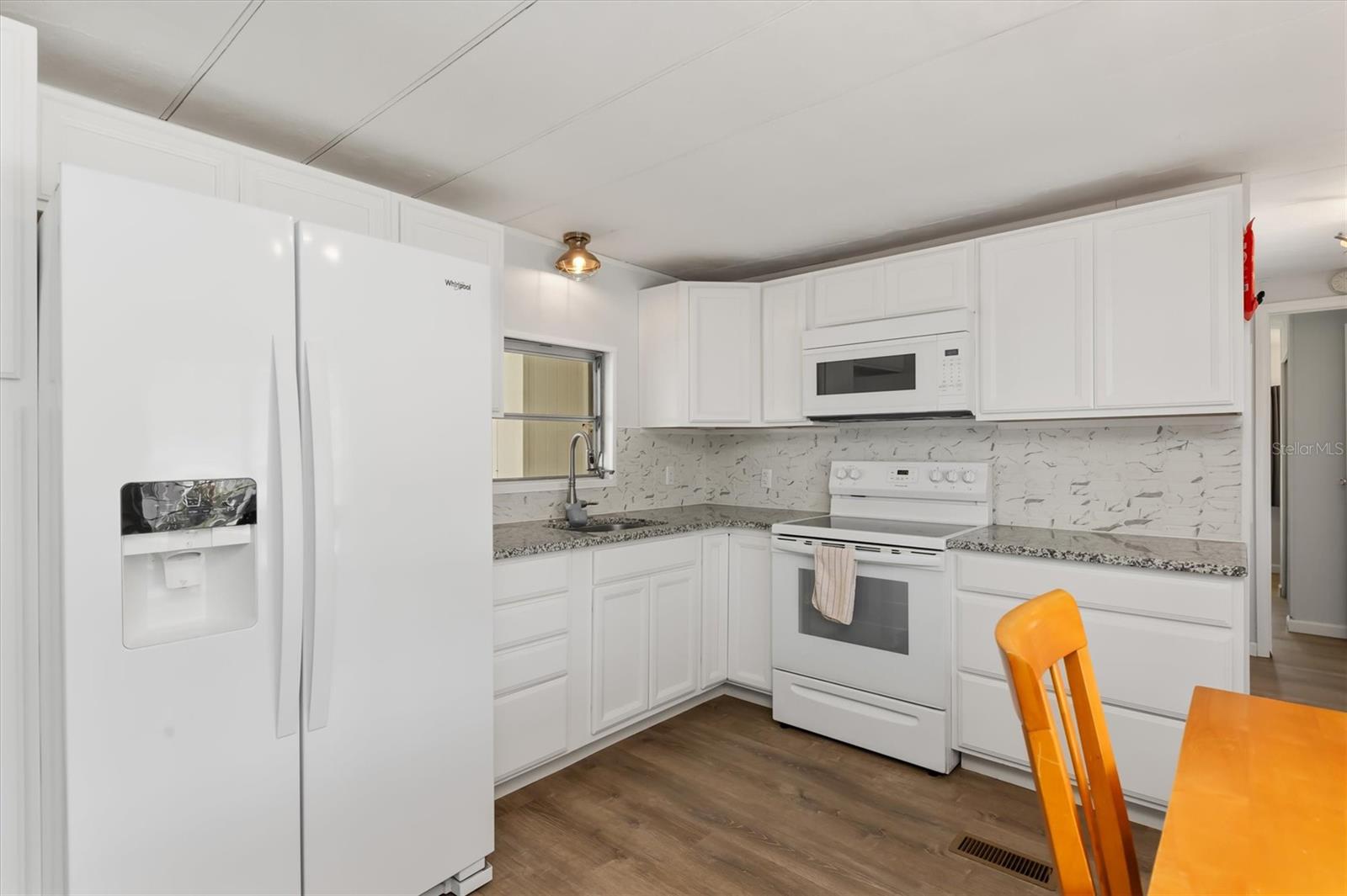 6704 HOEMI CT — photo 12