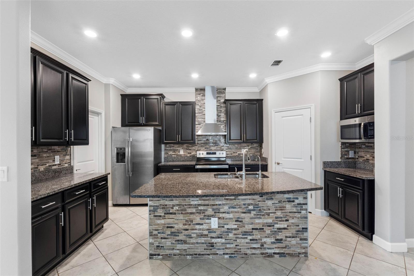 9730 IVORY DR — photo 29