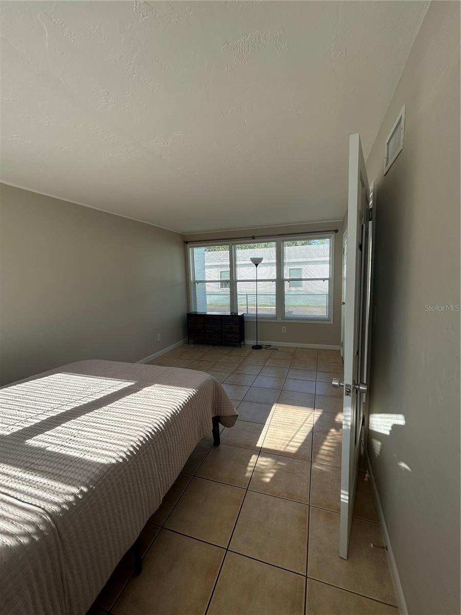 5610 18TH AVE — photo 9