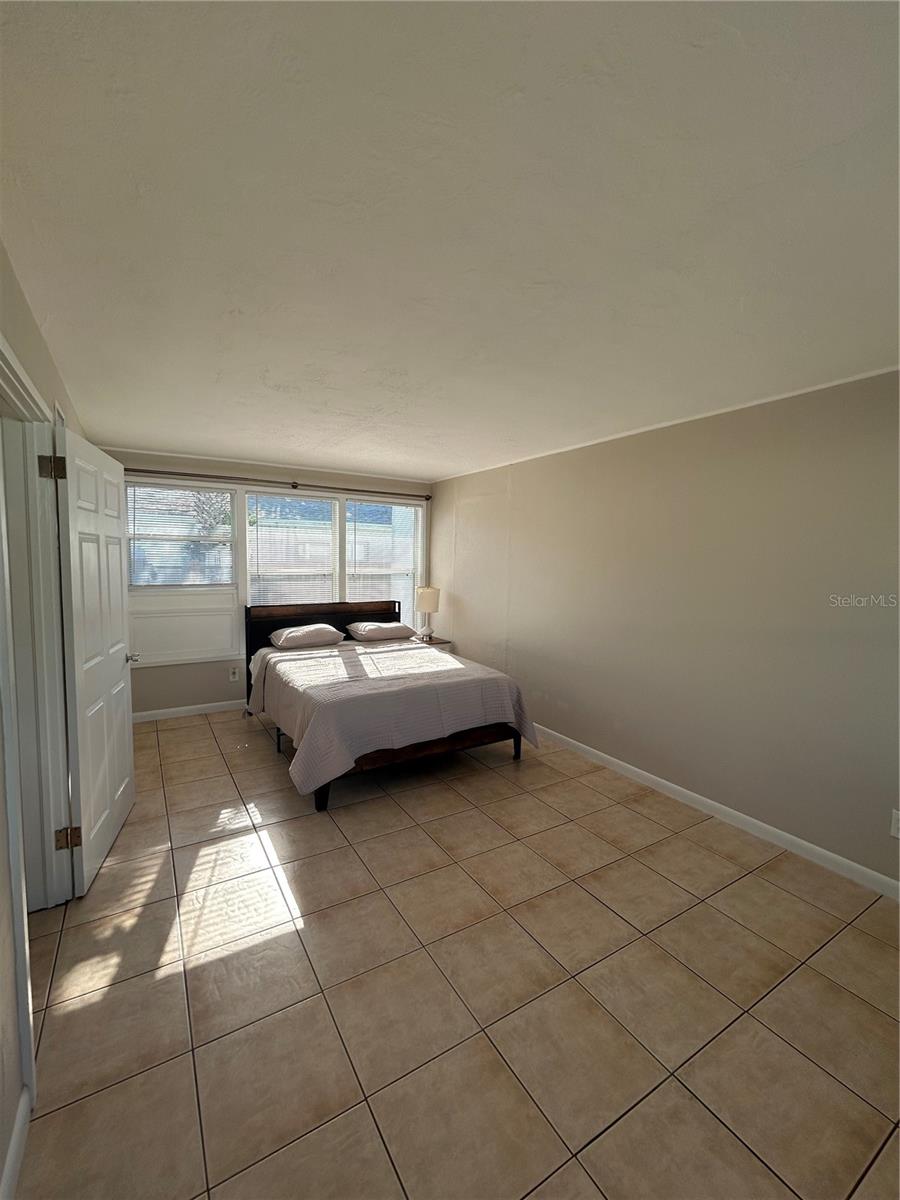 5610 18TH AVE — photo 8