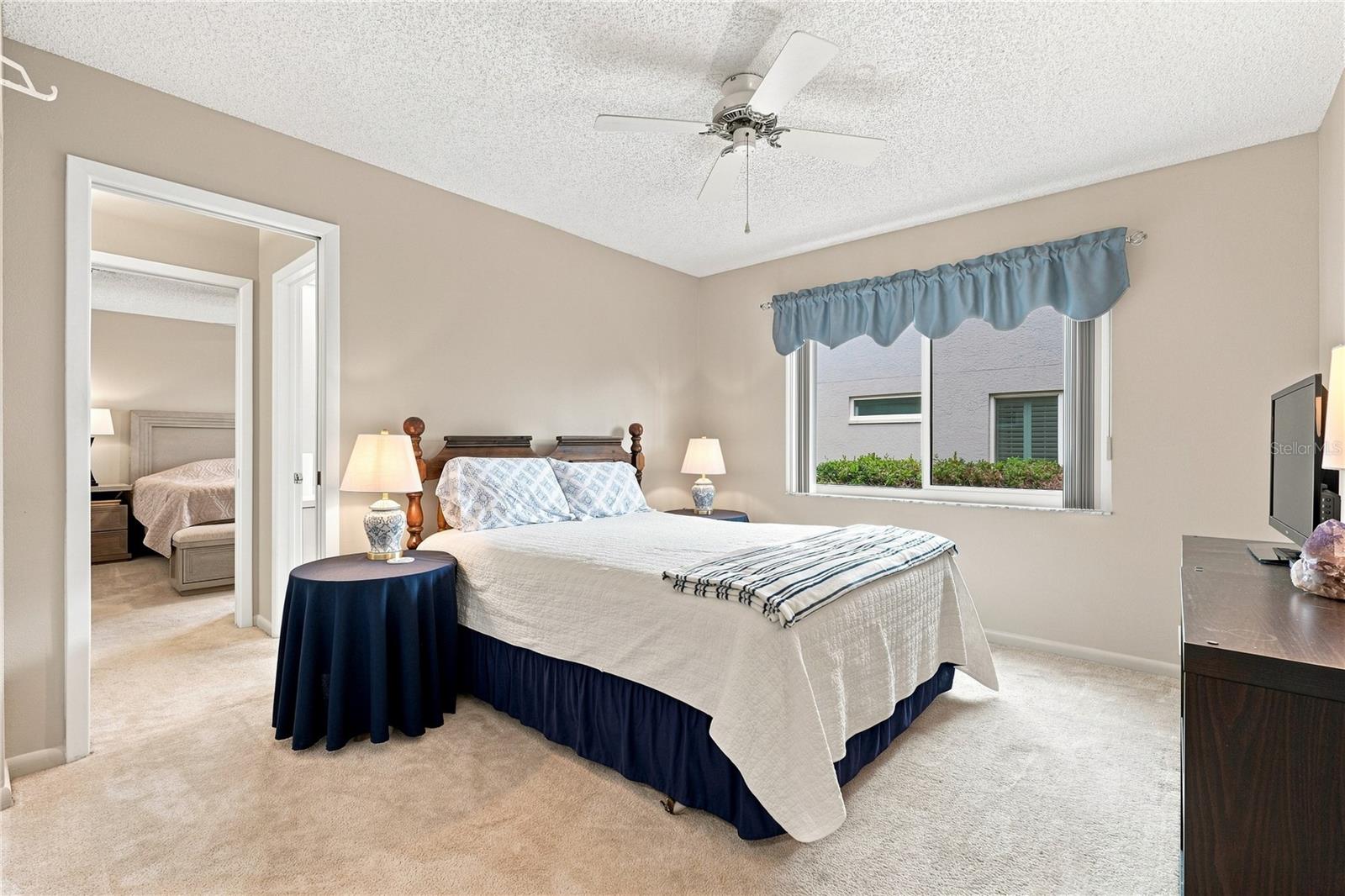 679 LITCHFIELD LN — photo 33