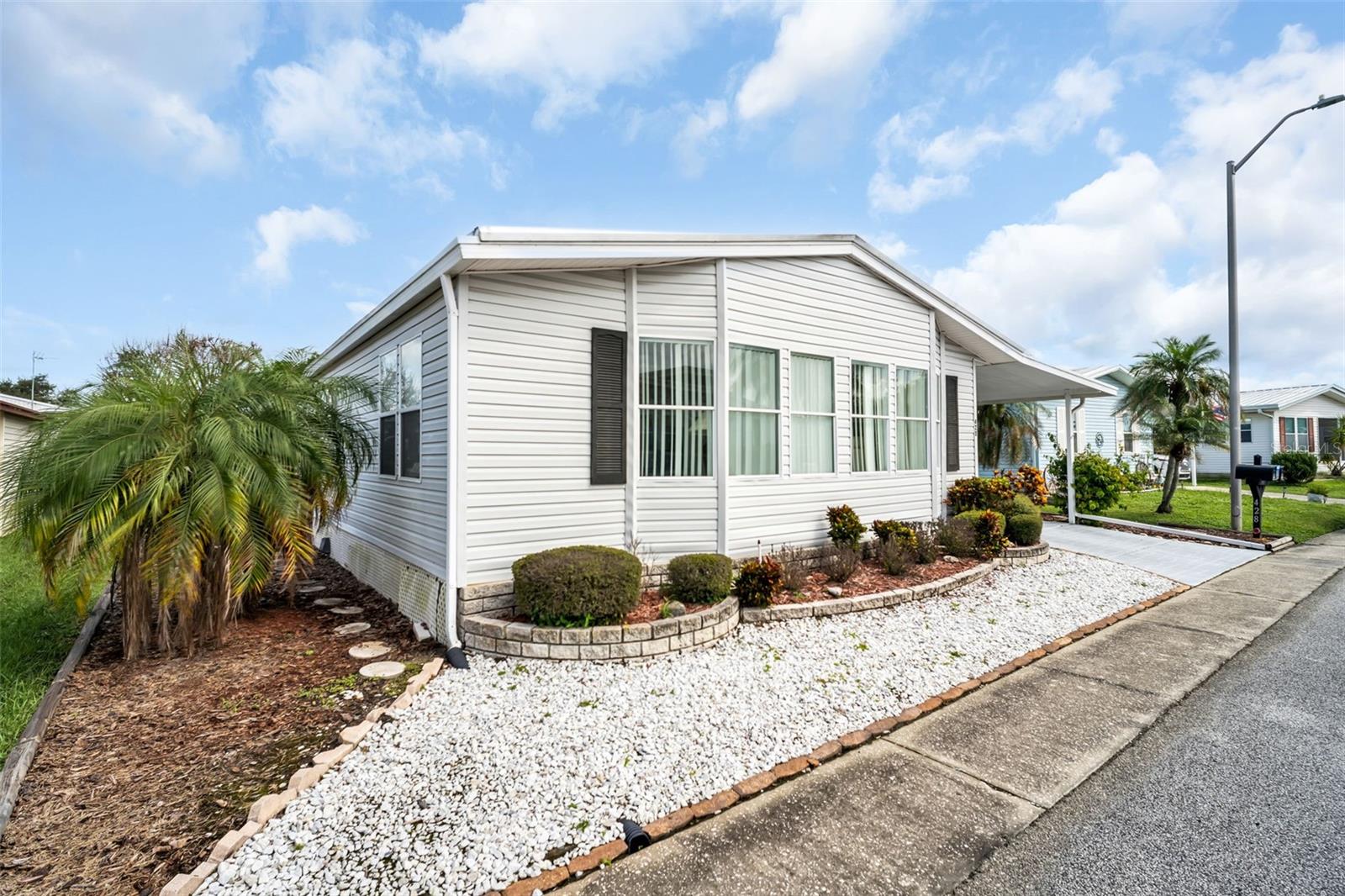 428 PELICAN DR S — photo 2