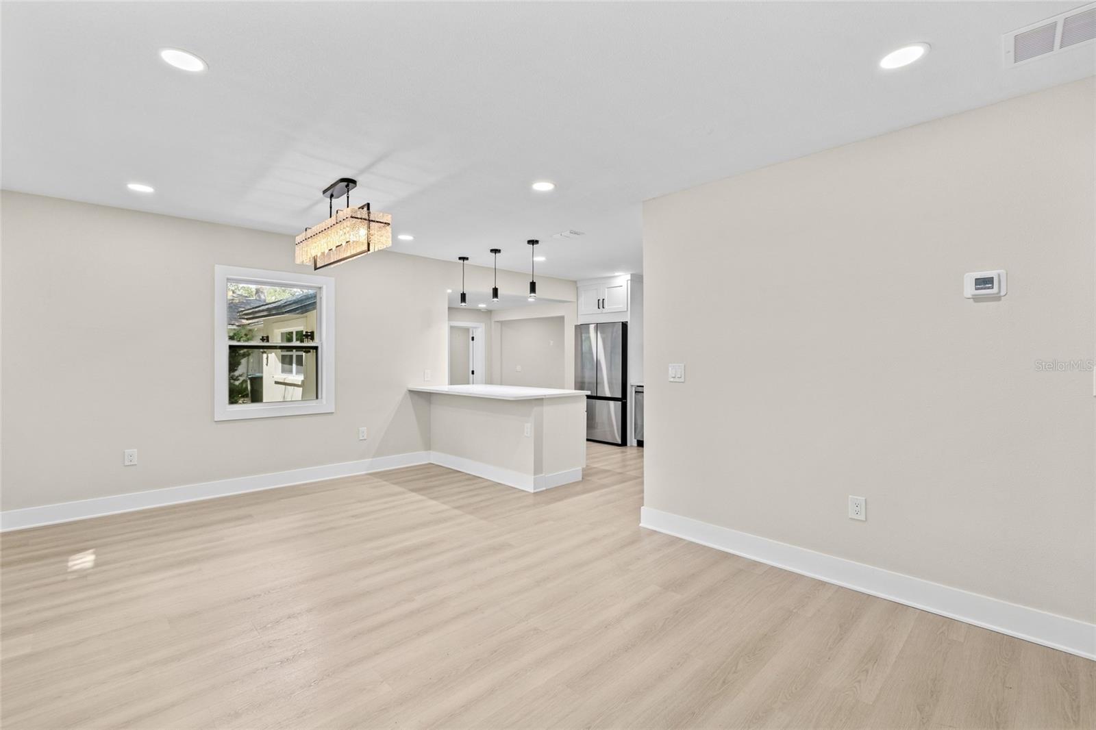 1104 S LOIS AVE — photo 7