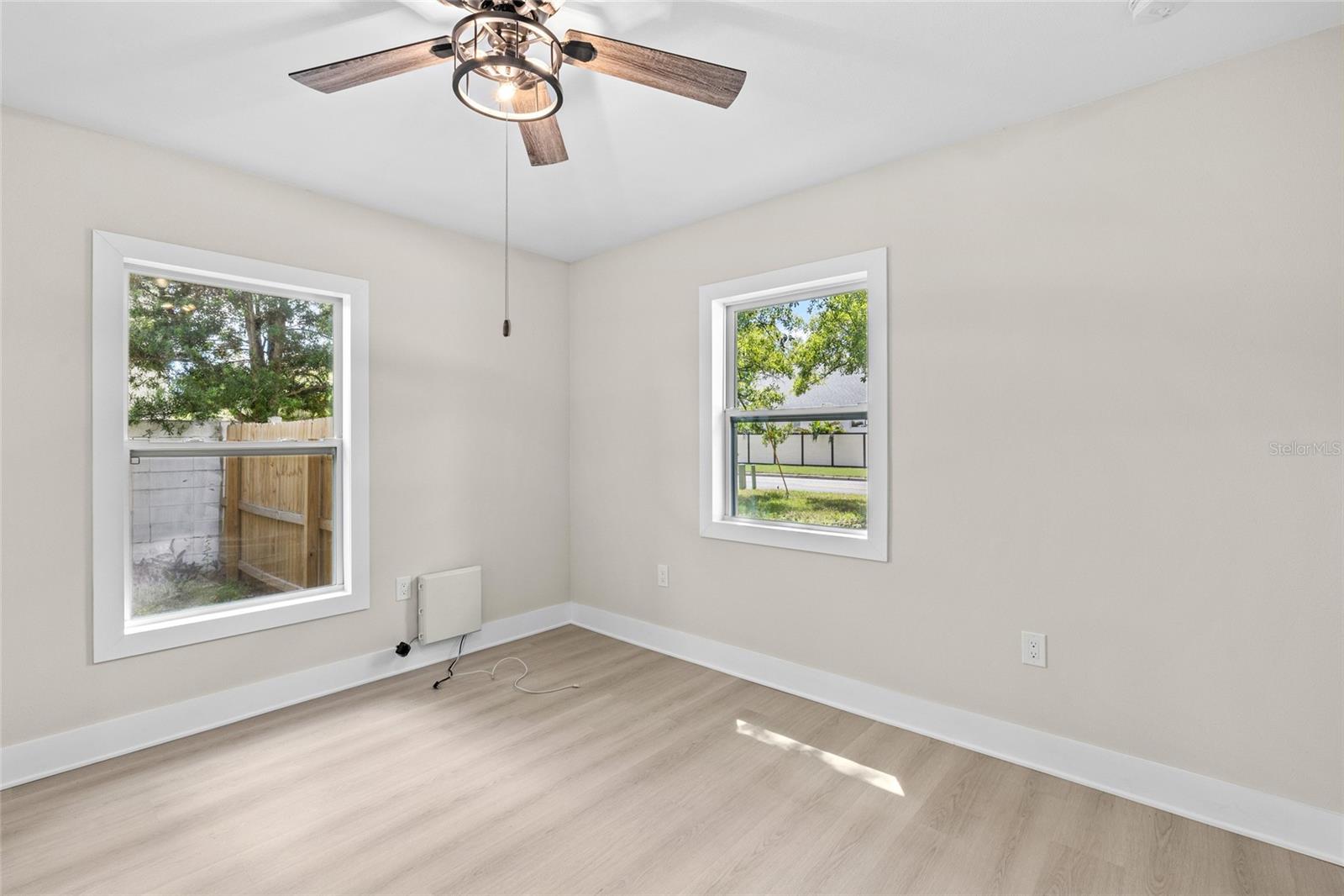 1104 S LOIS AVE — photo 29