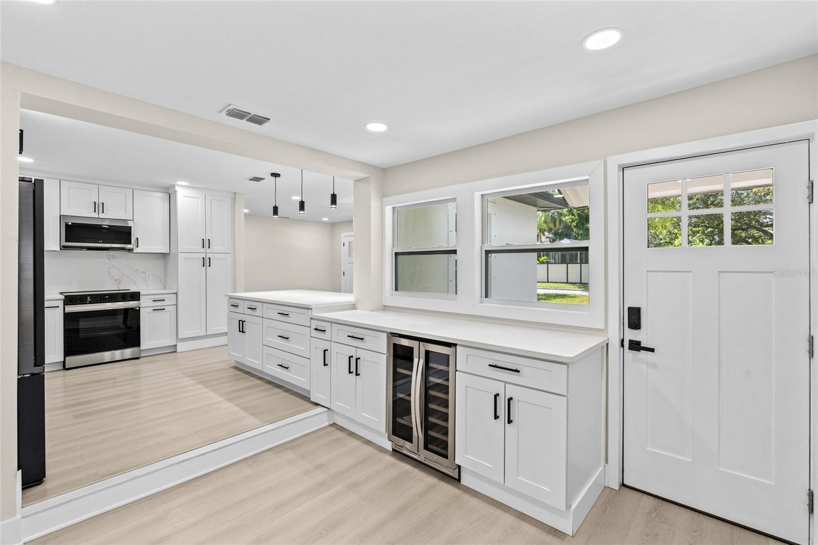 1104 S LOIS AVE — photo 10