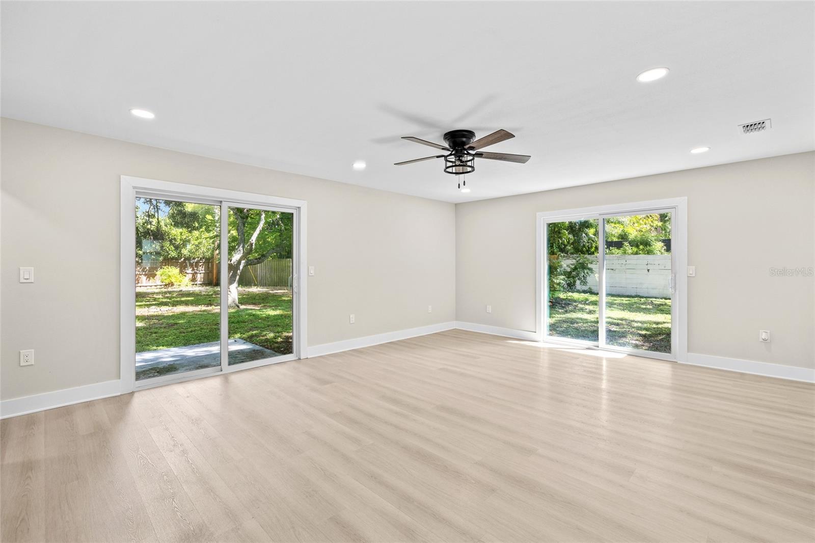 1104 S LOIS AVE — photo 16