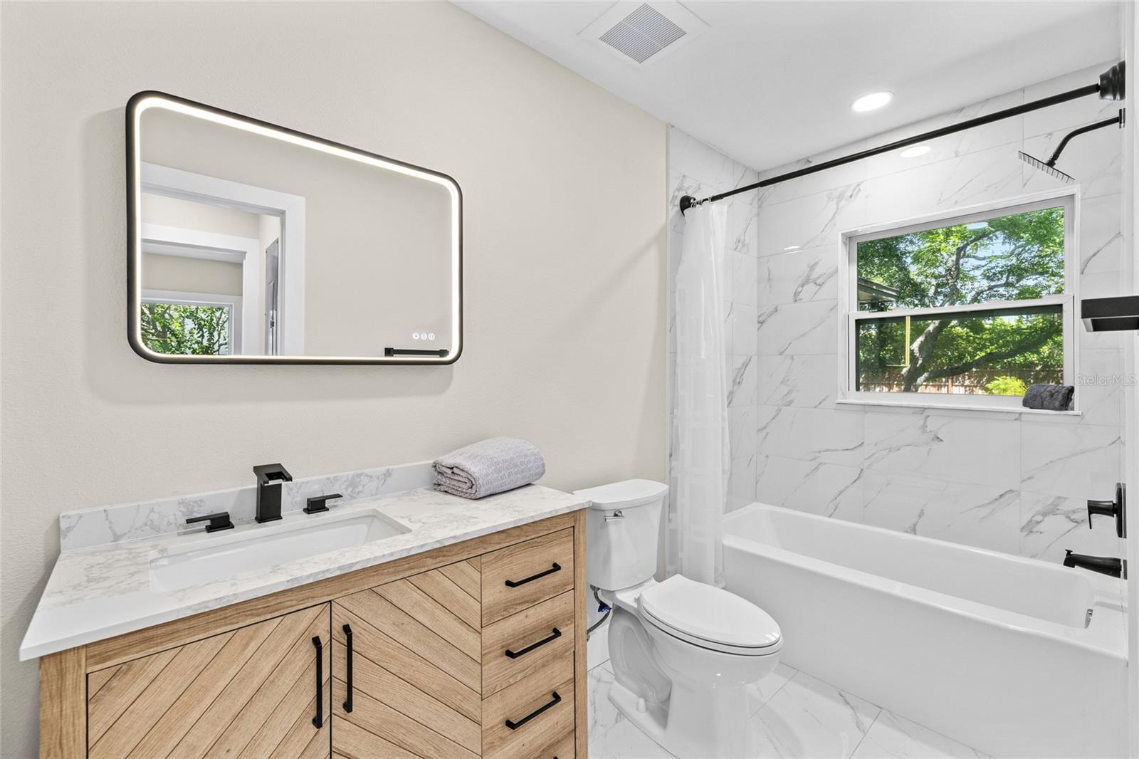 1104 S LOIS AVE — photo 34