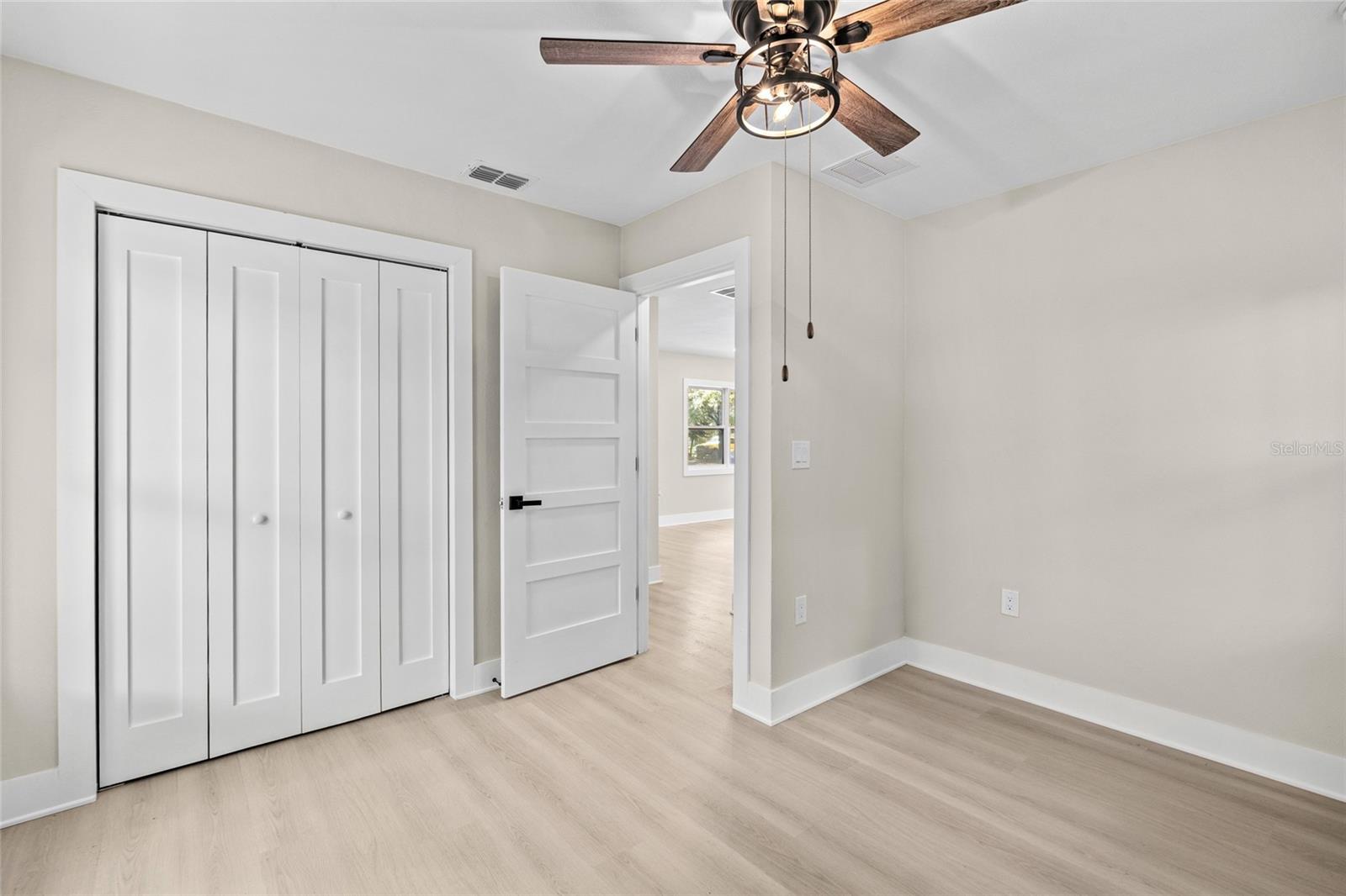1104 S LOIS AVE — photo 20